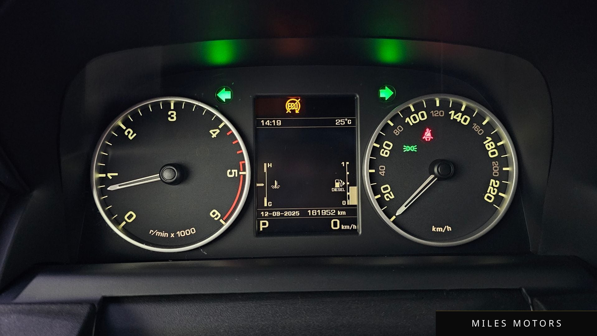 Land Rover Discovery 2015 — миниатюра 8