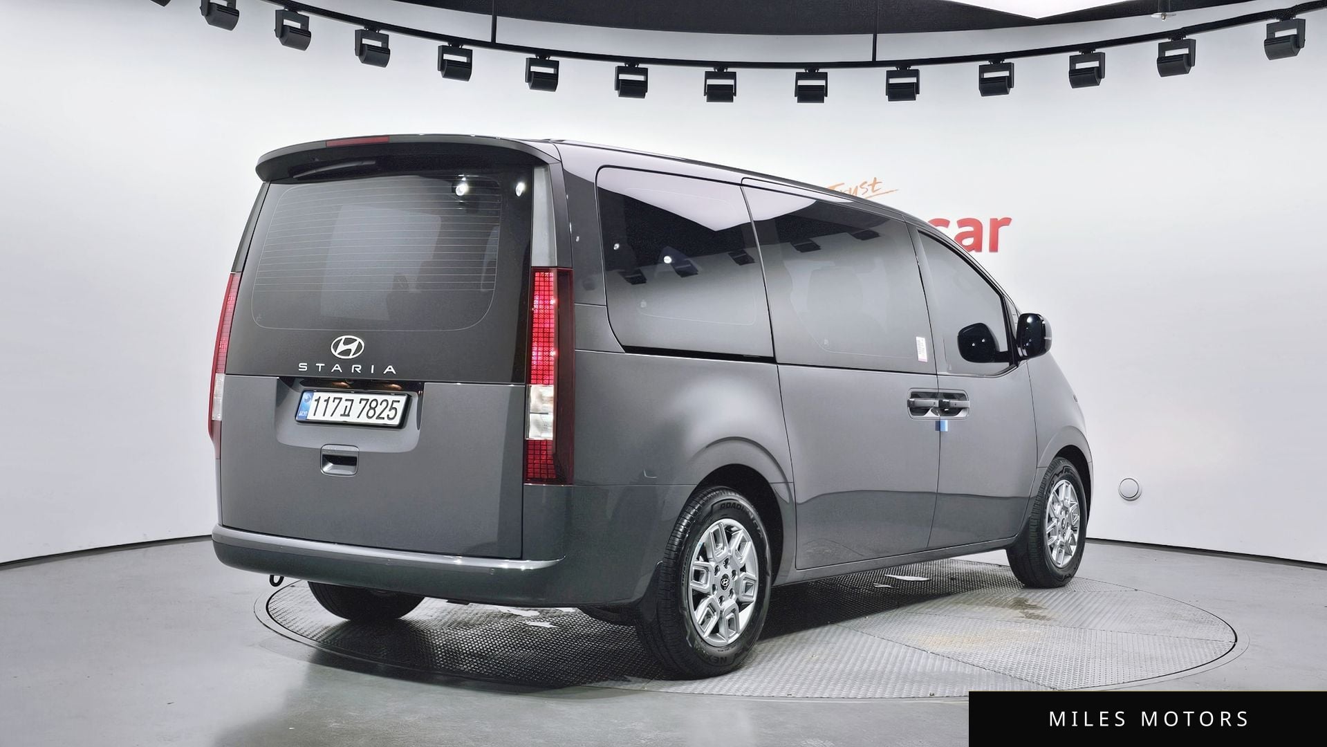 Hyundai Staria 2025 — миниатюра 2