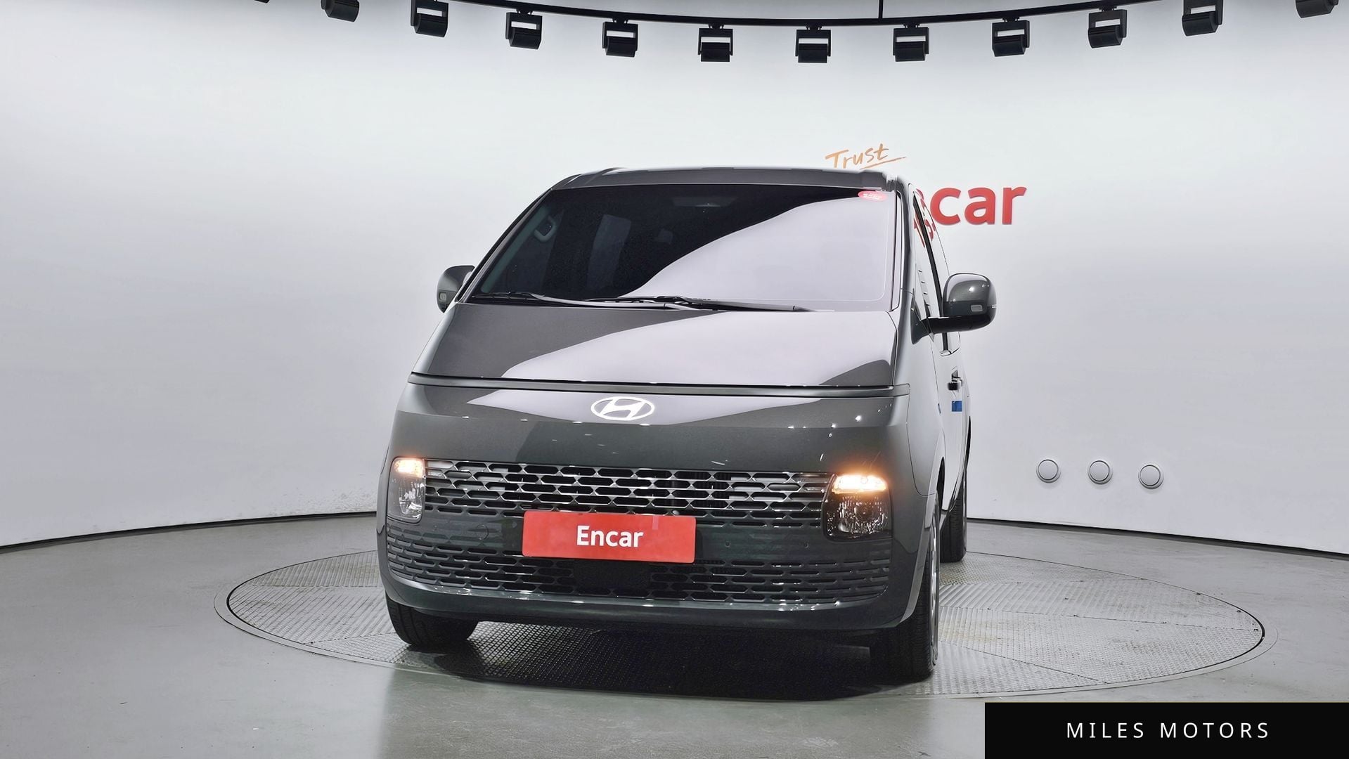 Hyundai Staria 2025 — миниатюра 3