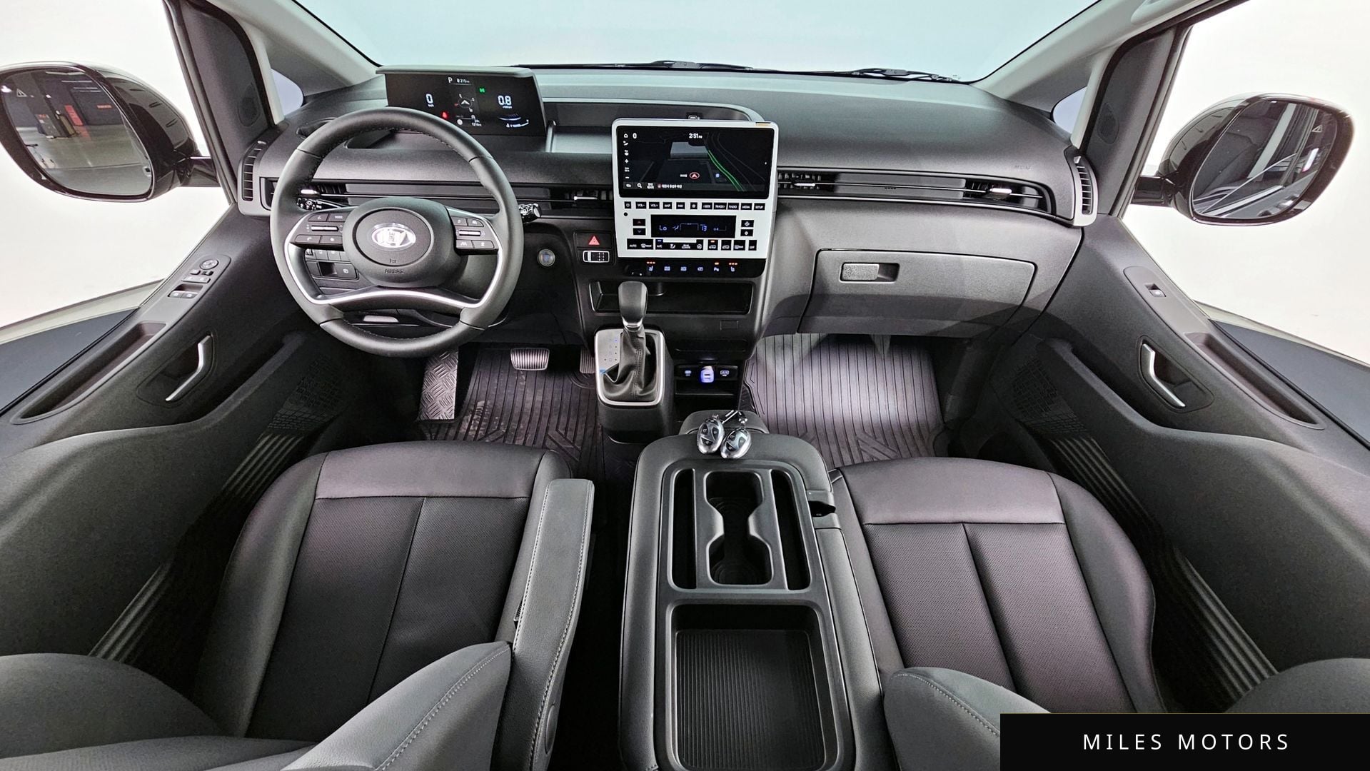 Hyundai Staria 2025 — миниатюра 7