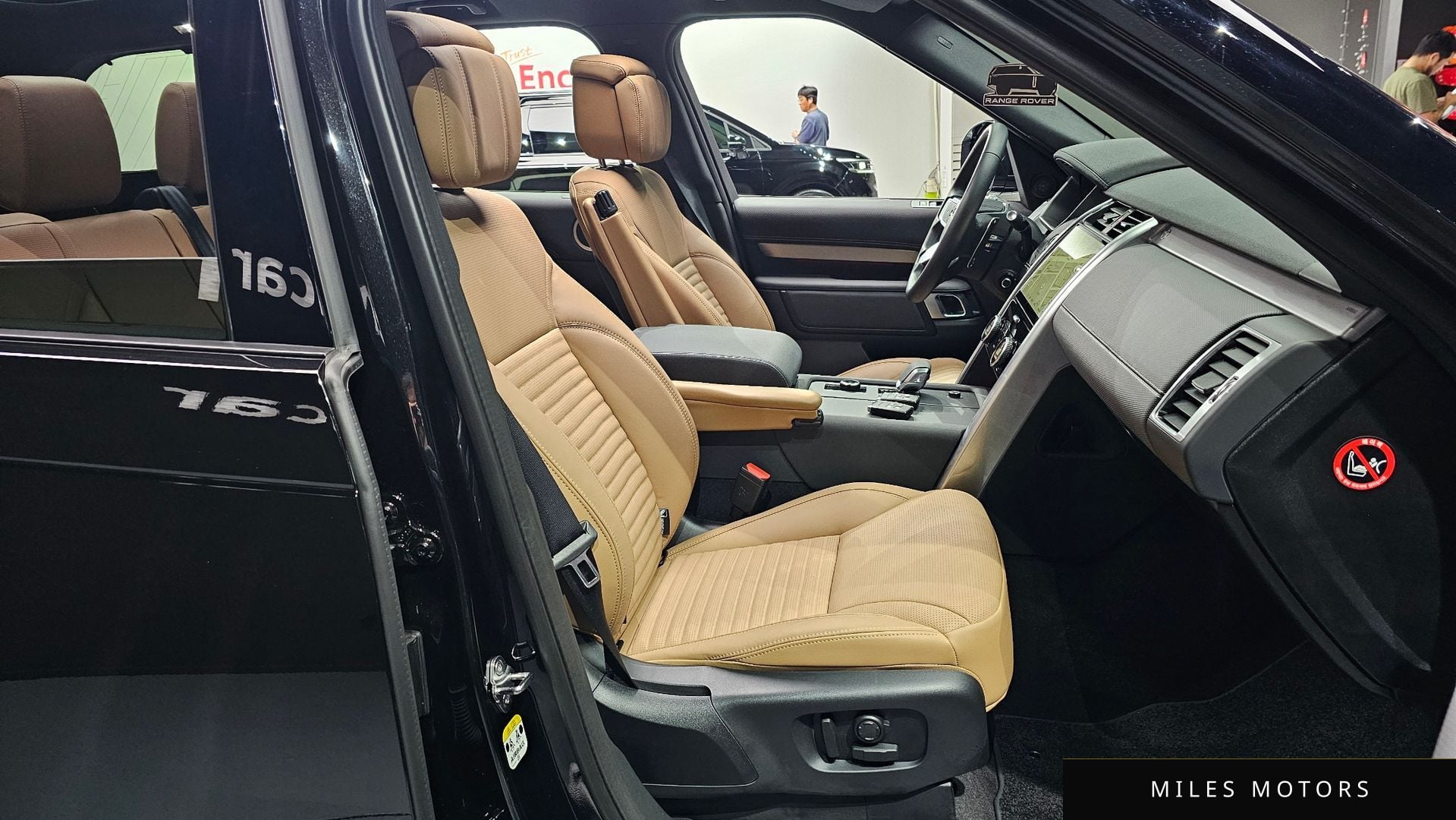 Land Rover Discovery 2024 — миниатюра 10