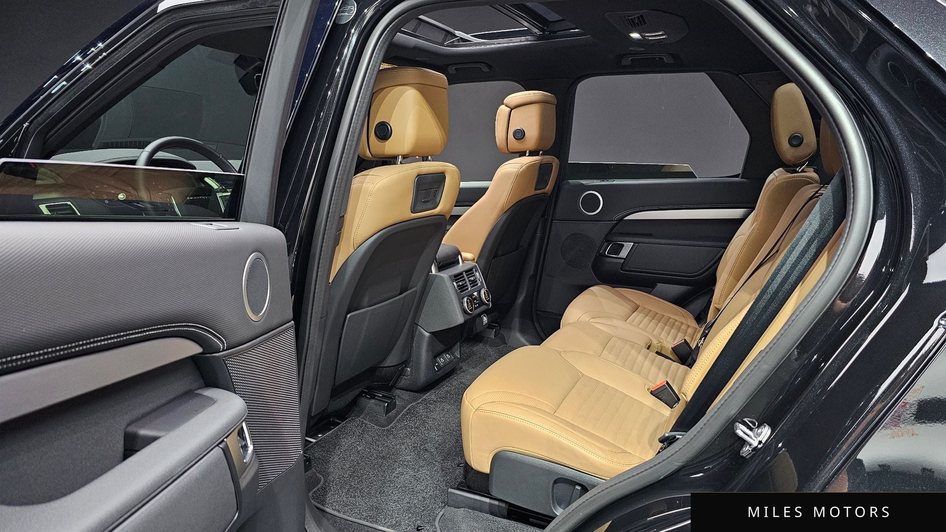 Land Rover Discovery 2024 — миниатюра 12