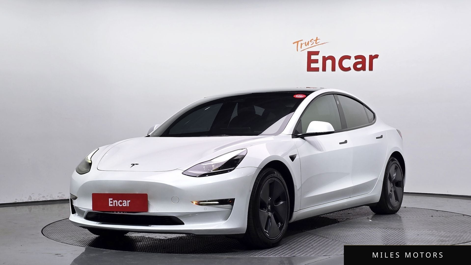 Tesla Model 3 2022 — фото 1 из 12