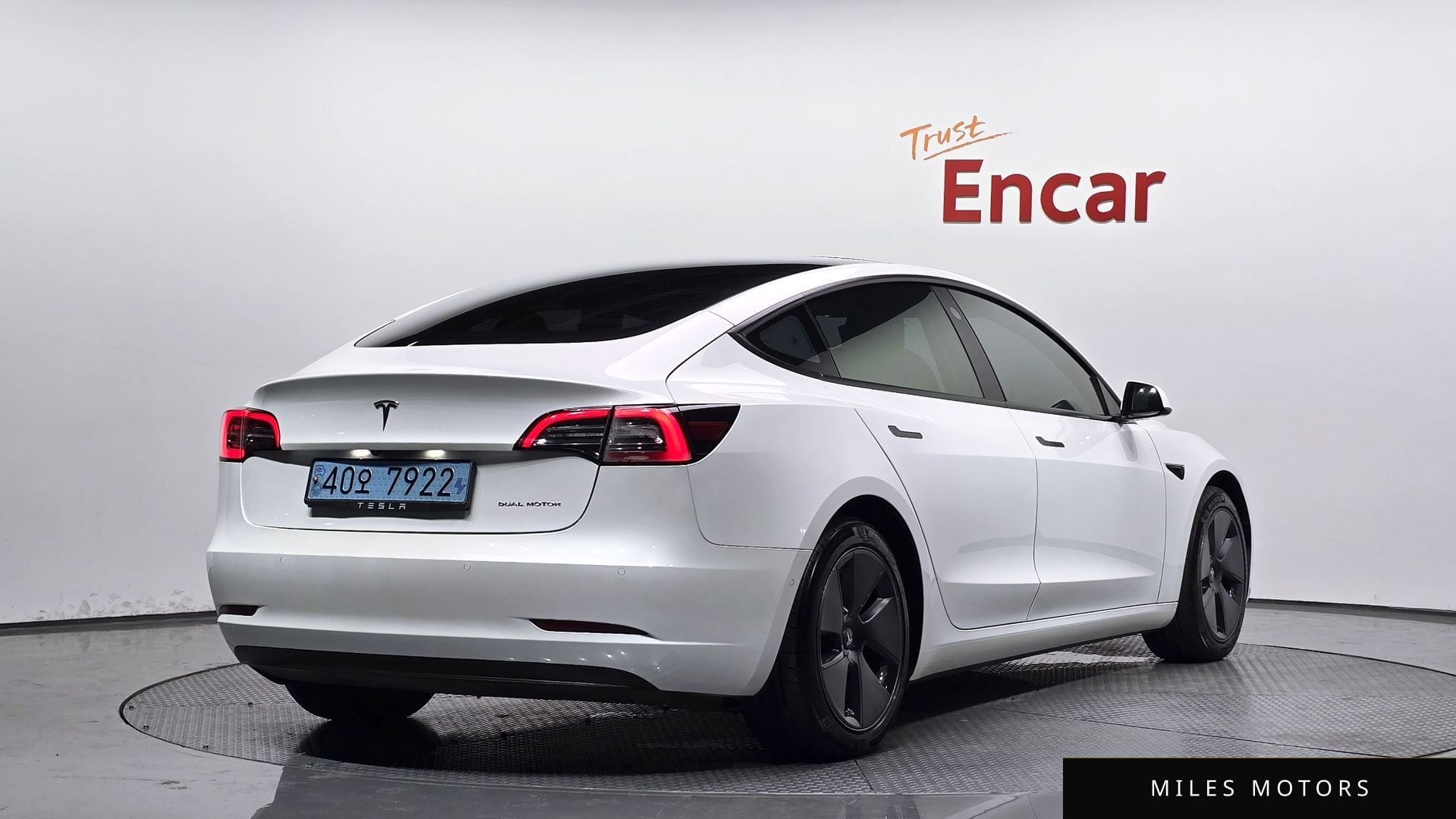 Tesla Model 3 2022 — миниатюра 2