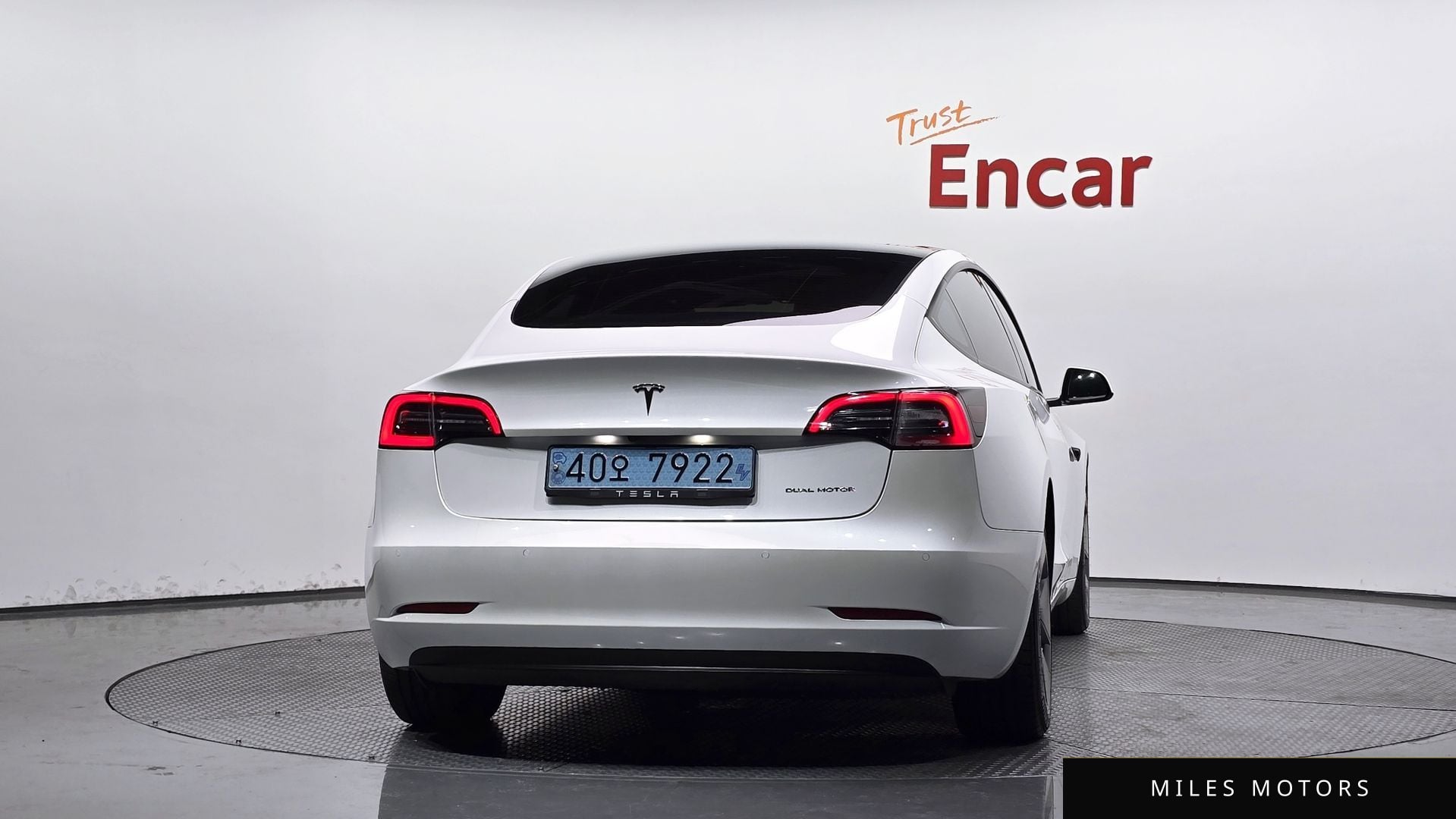 Tesla Model 3 2022 — миниатюра 4