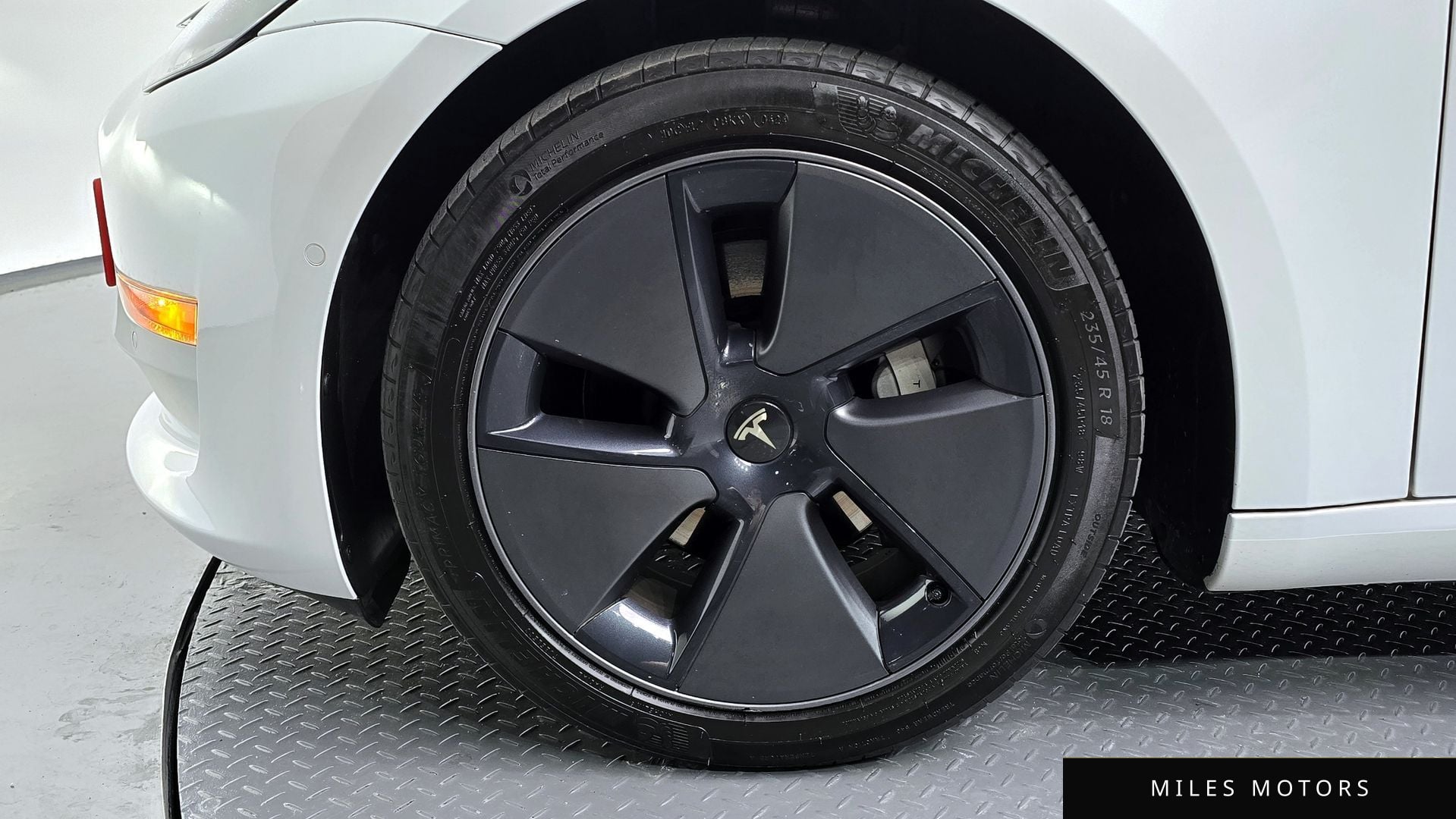 Tesla Model 3 2022 — миниатюра 5