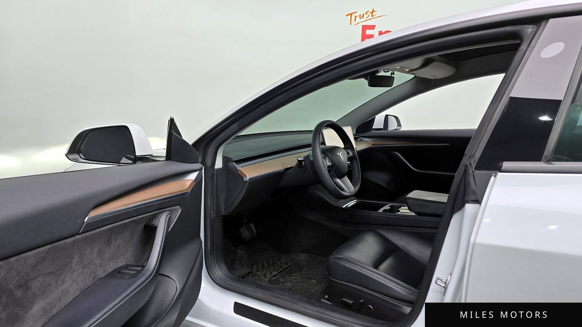 Tesla Model 3 2022 — миниатюра 11