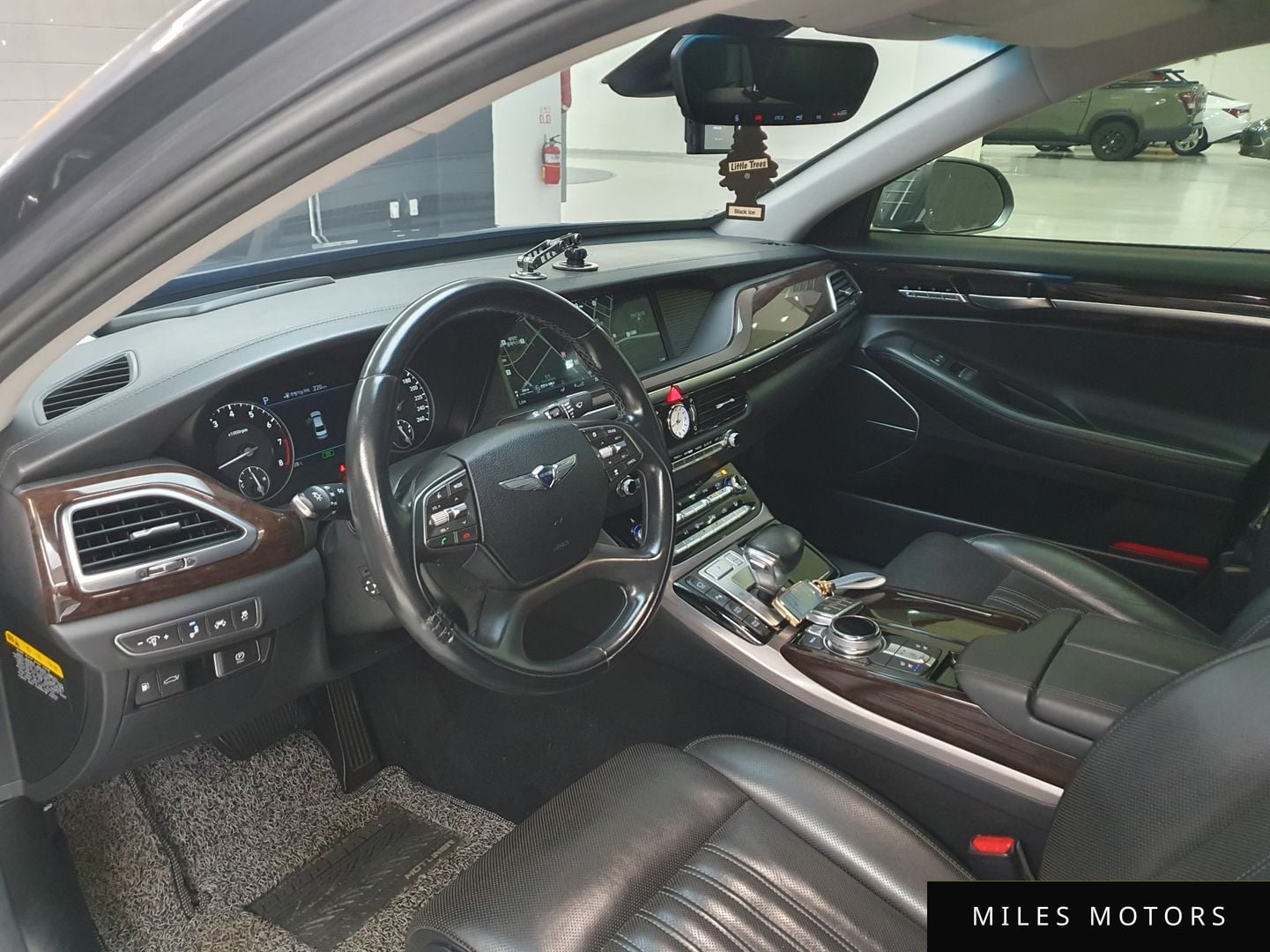 Genesis EQ900 2016 — миниатюра 10