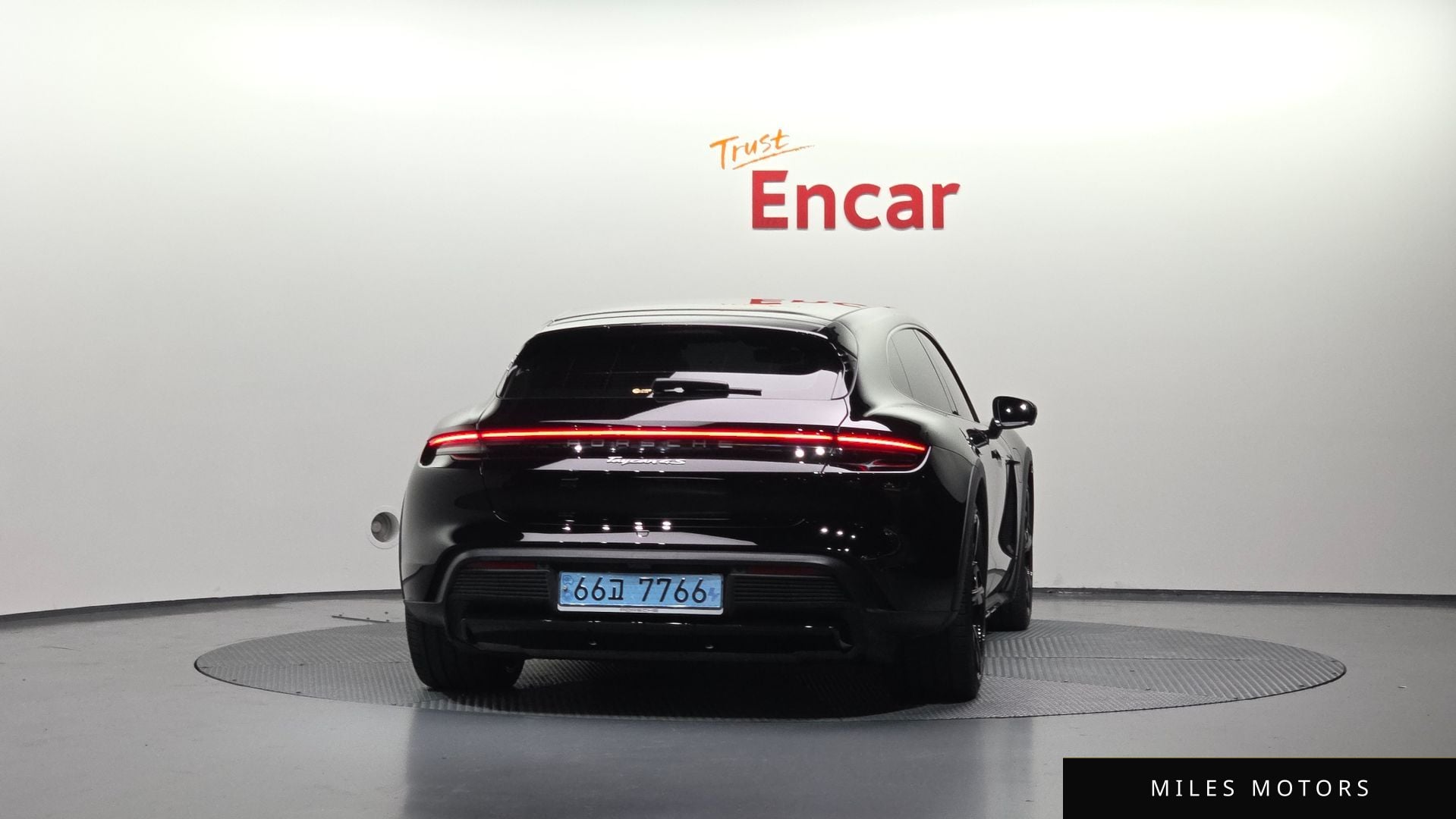Porsche 타이칸 2022 — миниатюра 4