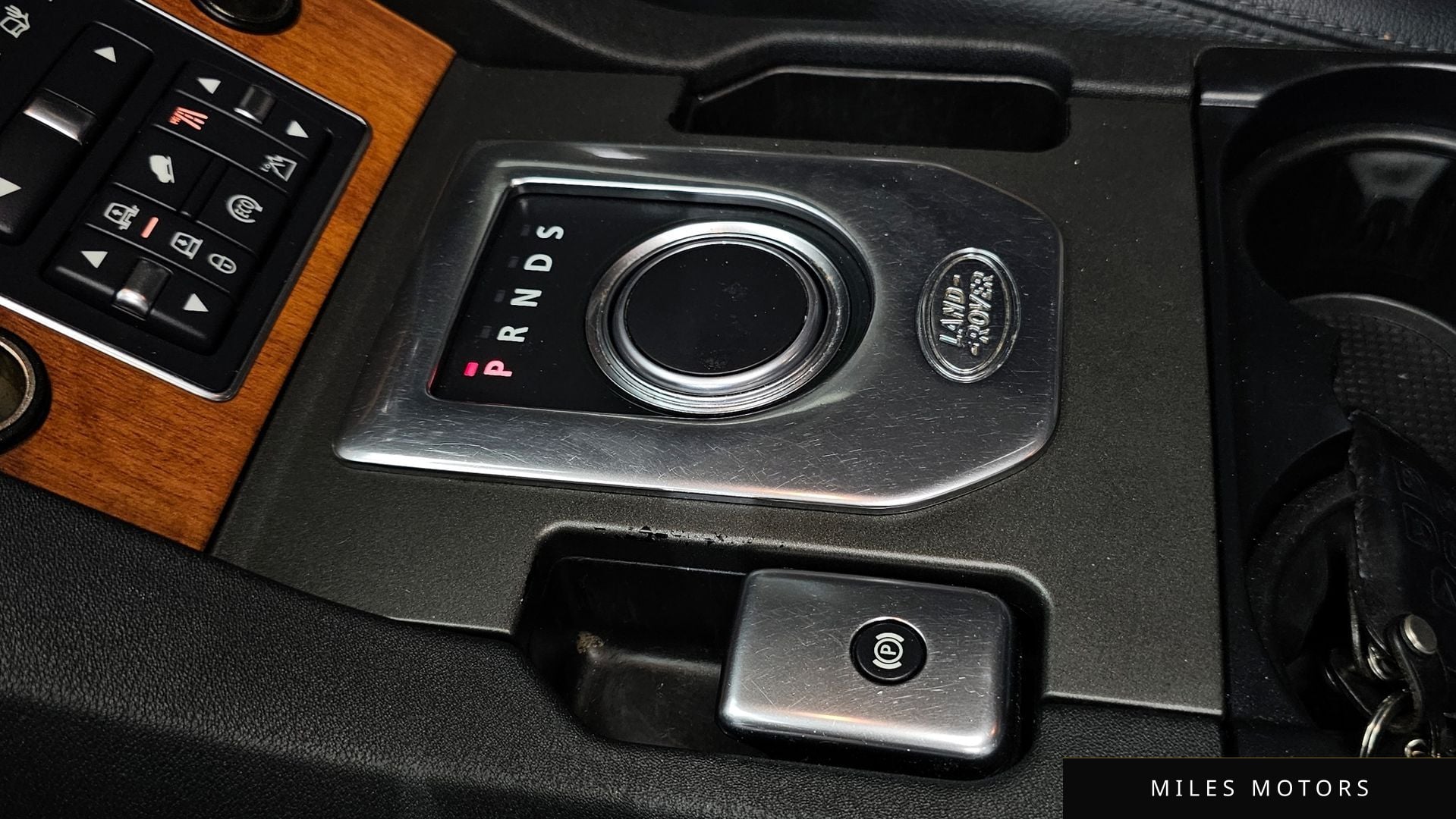 Land Rover Discovery 2014 — миниатюра 9
