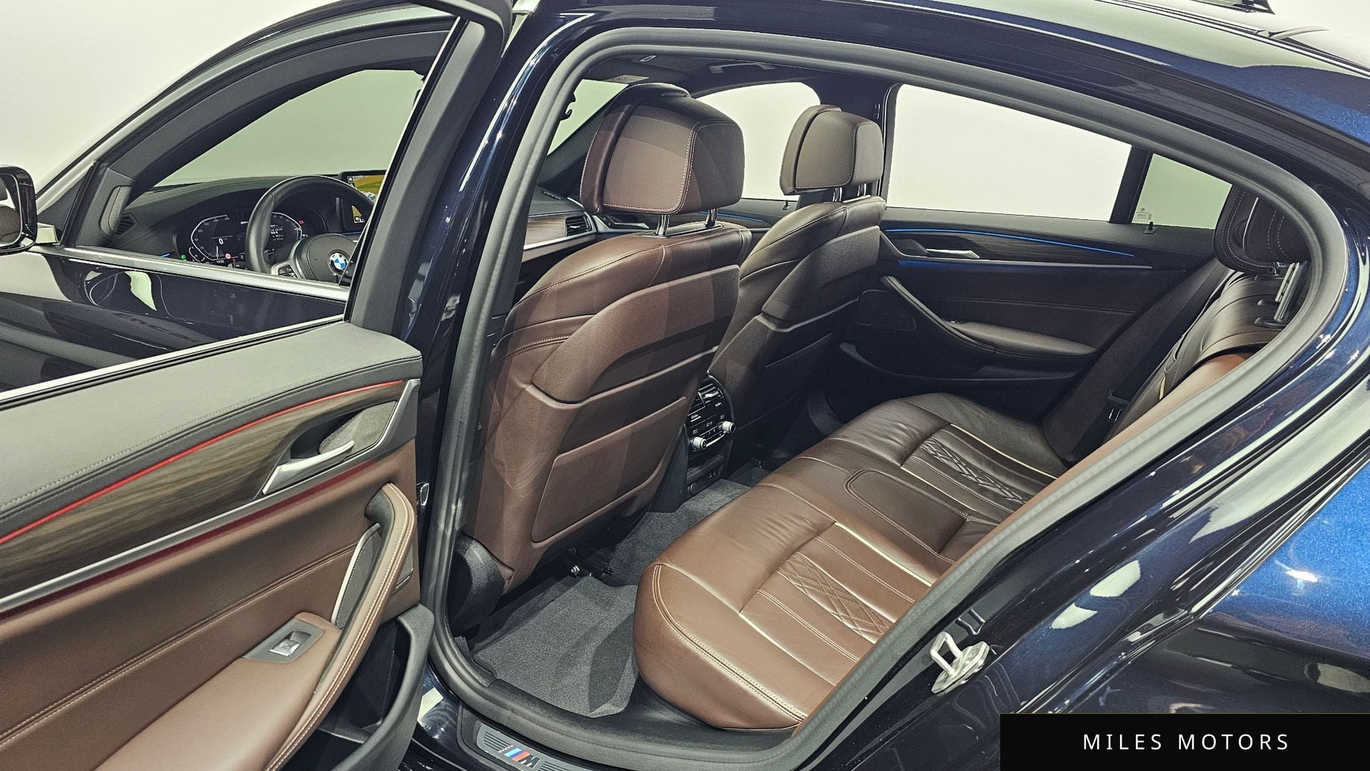 BMW 5시리즈 (G30) 2021 — миниатюра 11
