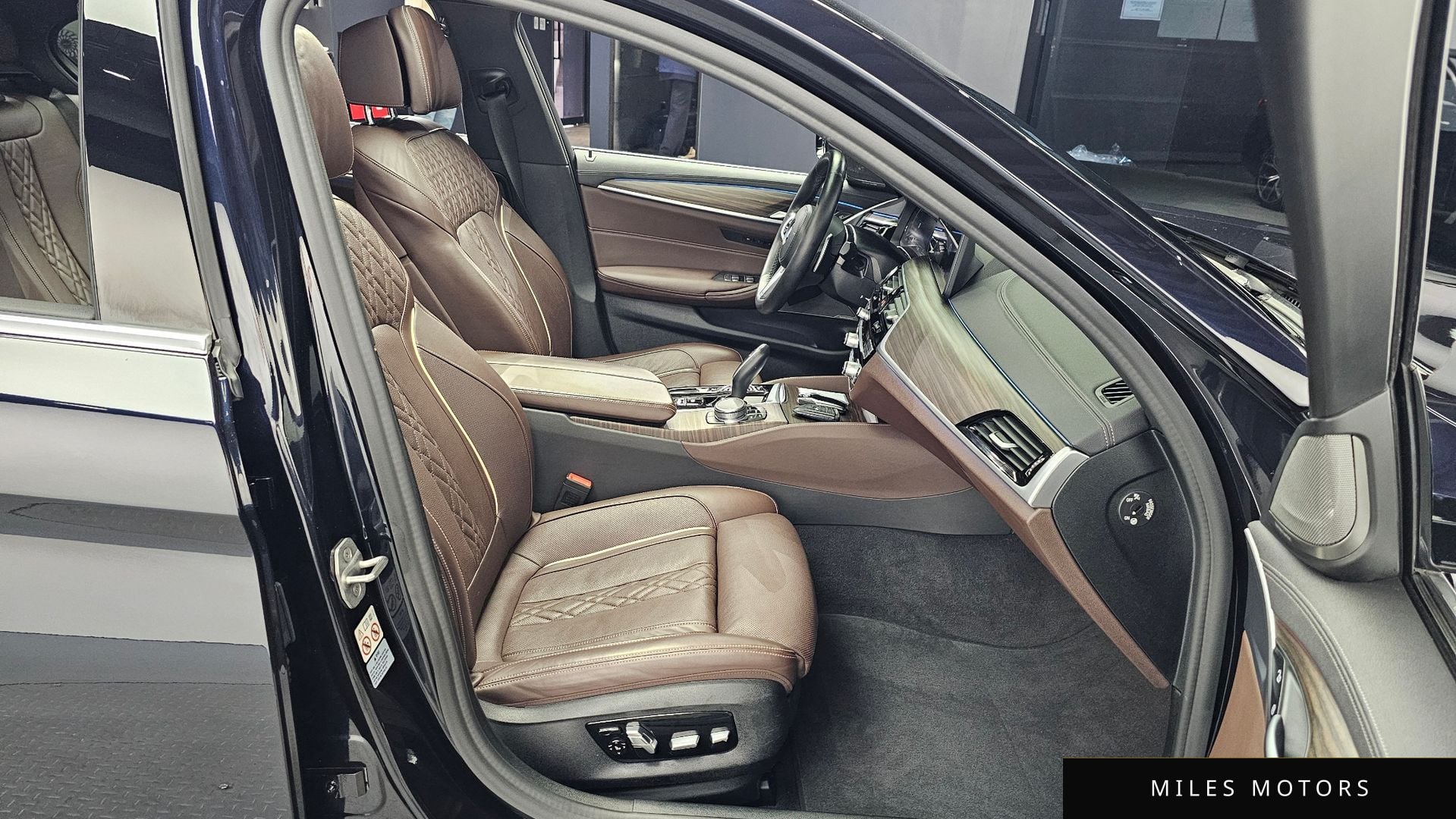 BMW 5시리즈 (G30) 2021 — миниатюра 12