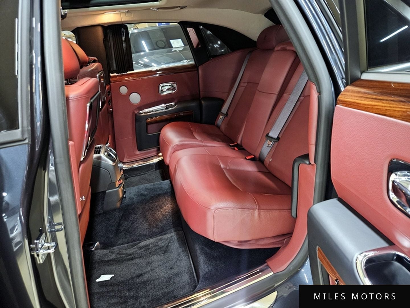 Rolls-Royce Ghost 2010 — миниатюра 11