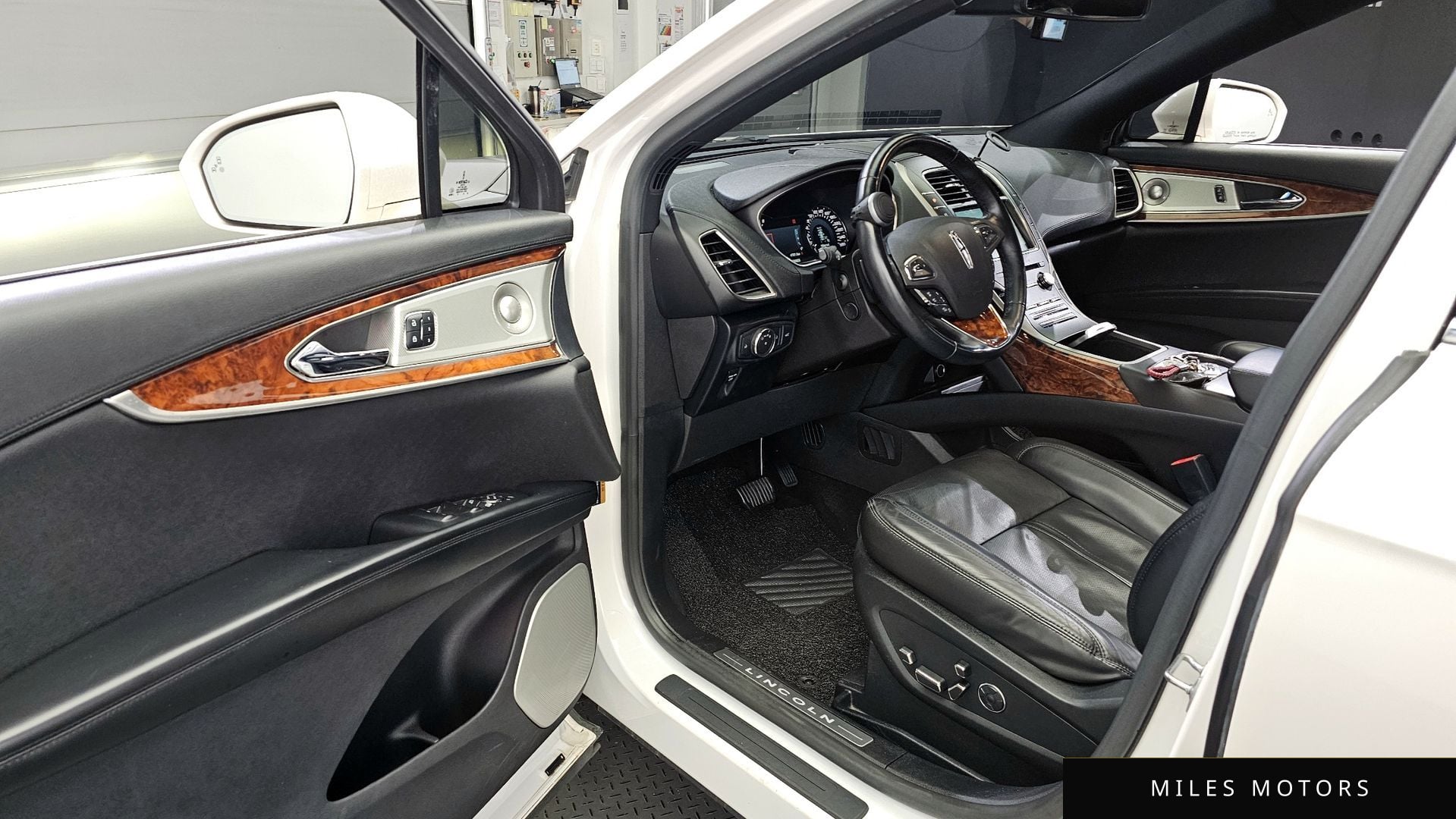 Lincoln MKX 2017 — миниатюра 10