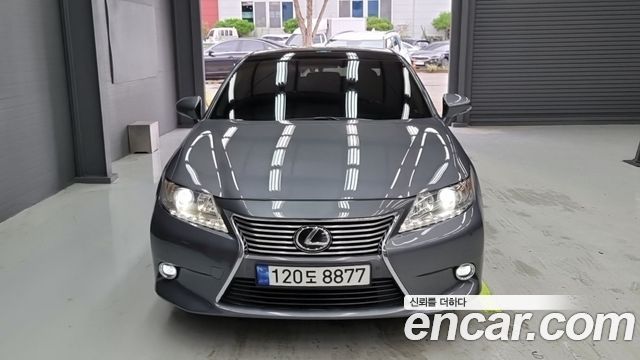 Лексус ES350 2015 — миниатюра 3