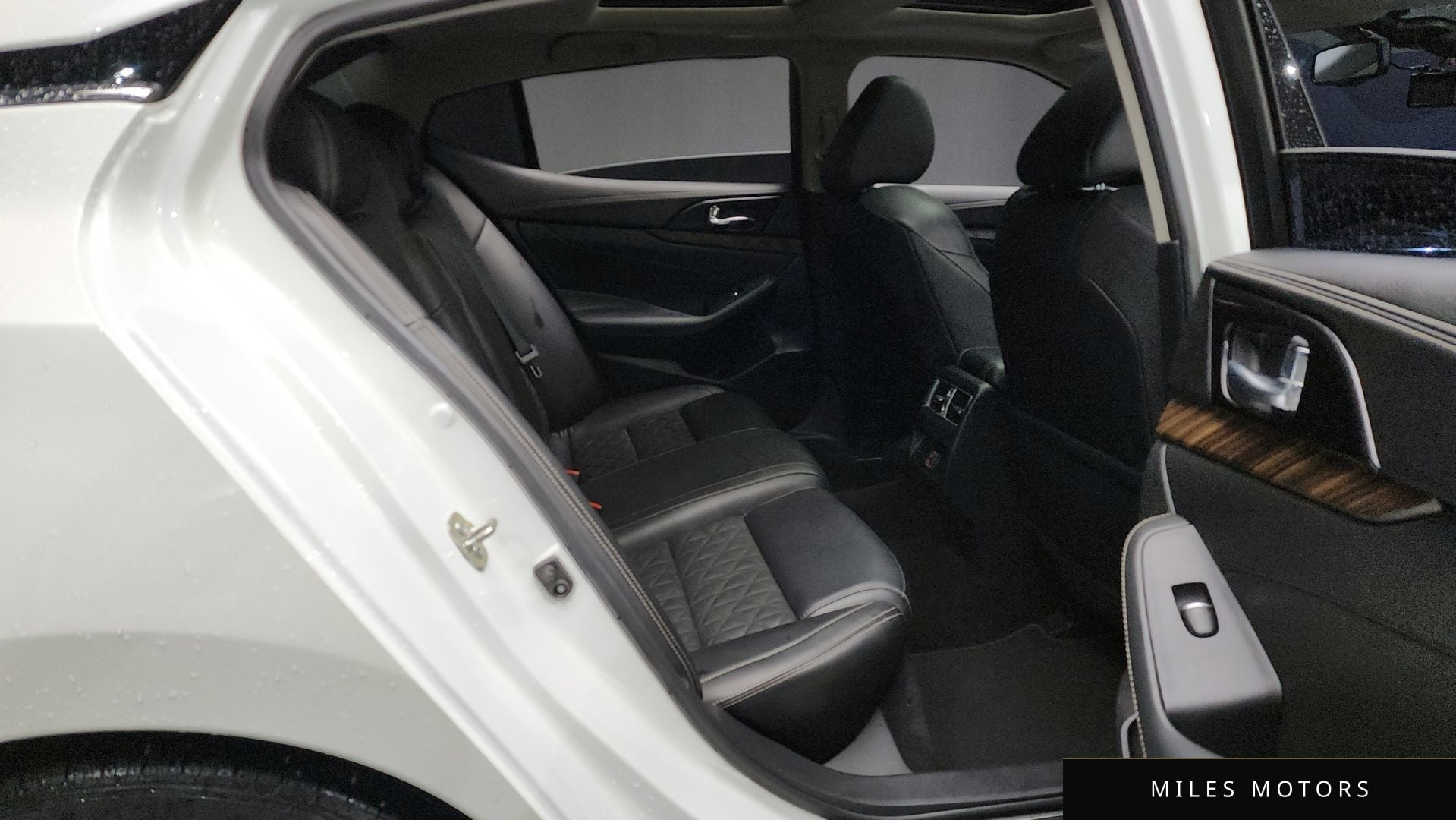 Nissan Maxima 2018 — миниатюра 12