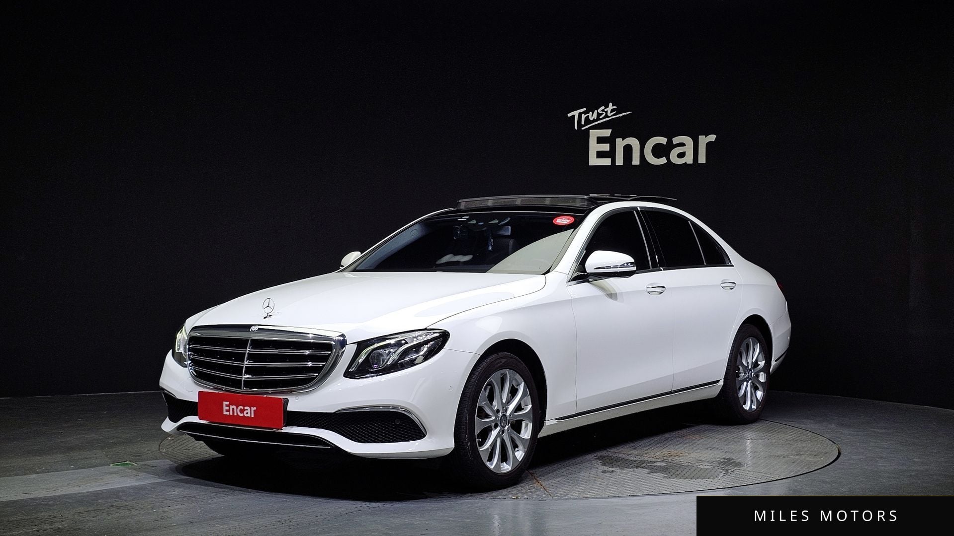 Mercedes-Benz E-Class W213 2017 — фото 1 из 12