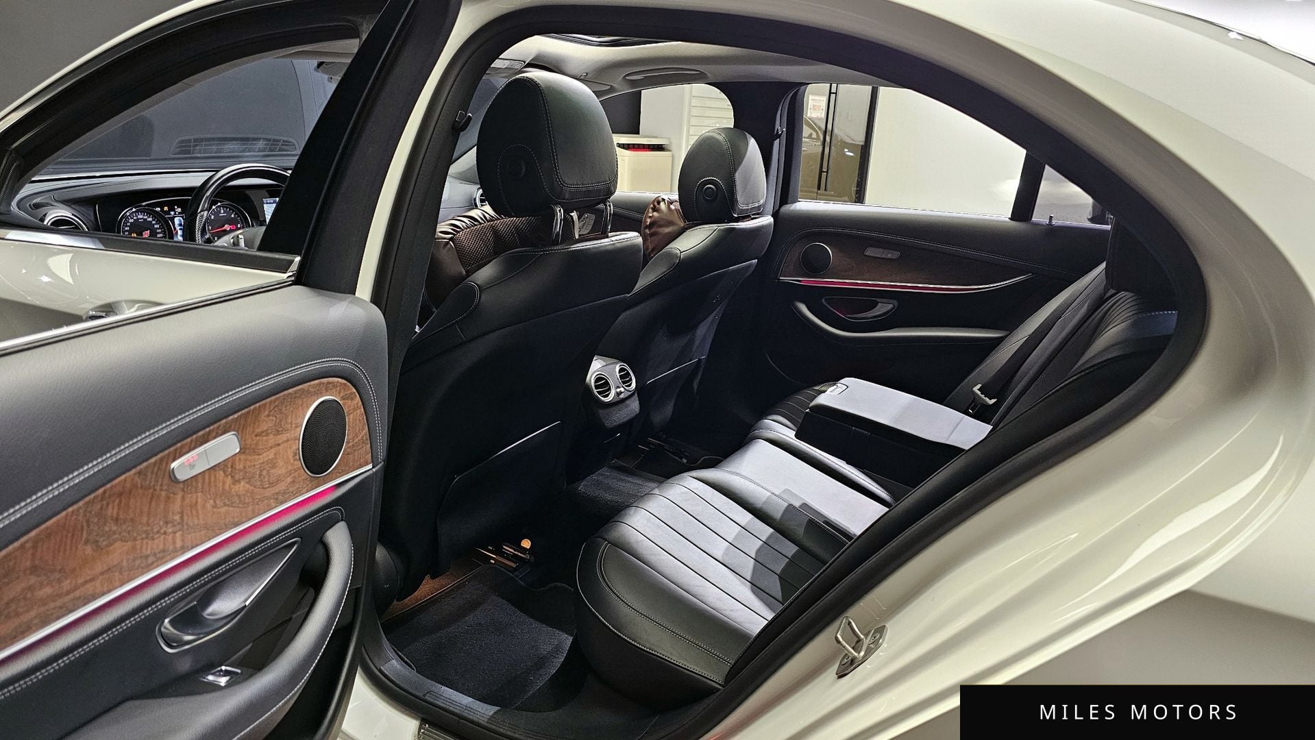 Mercedes-Benz E-Class W213 2017 — миниатюра 11