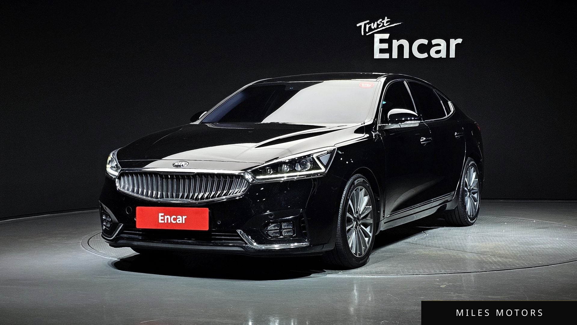 Kia K7 2017 — фото 1 из 12