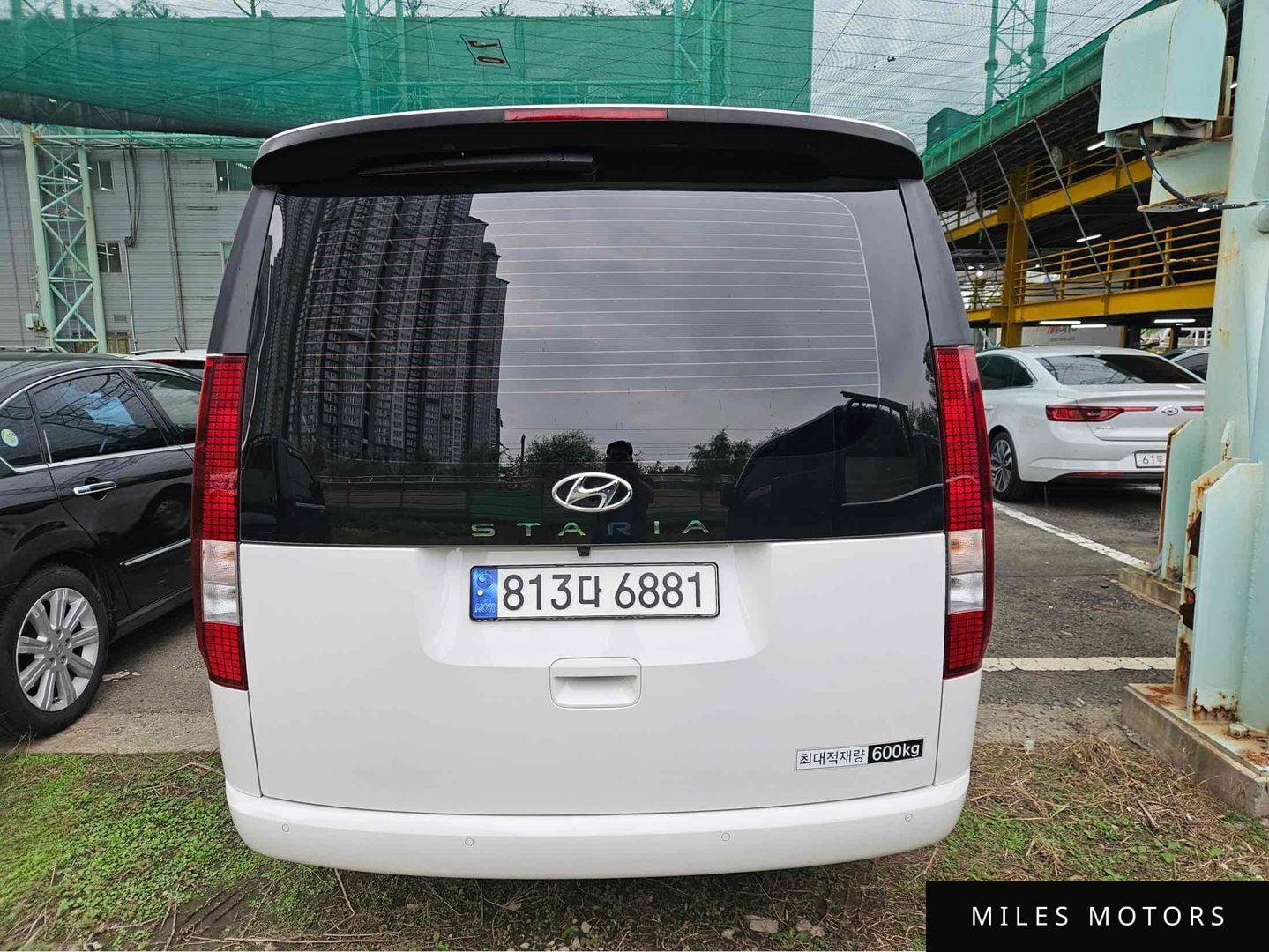 Hyundai Staria 2023 — миниатюра 2