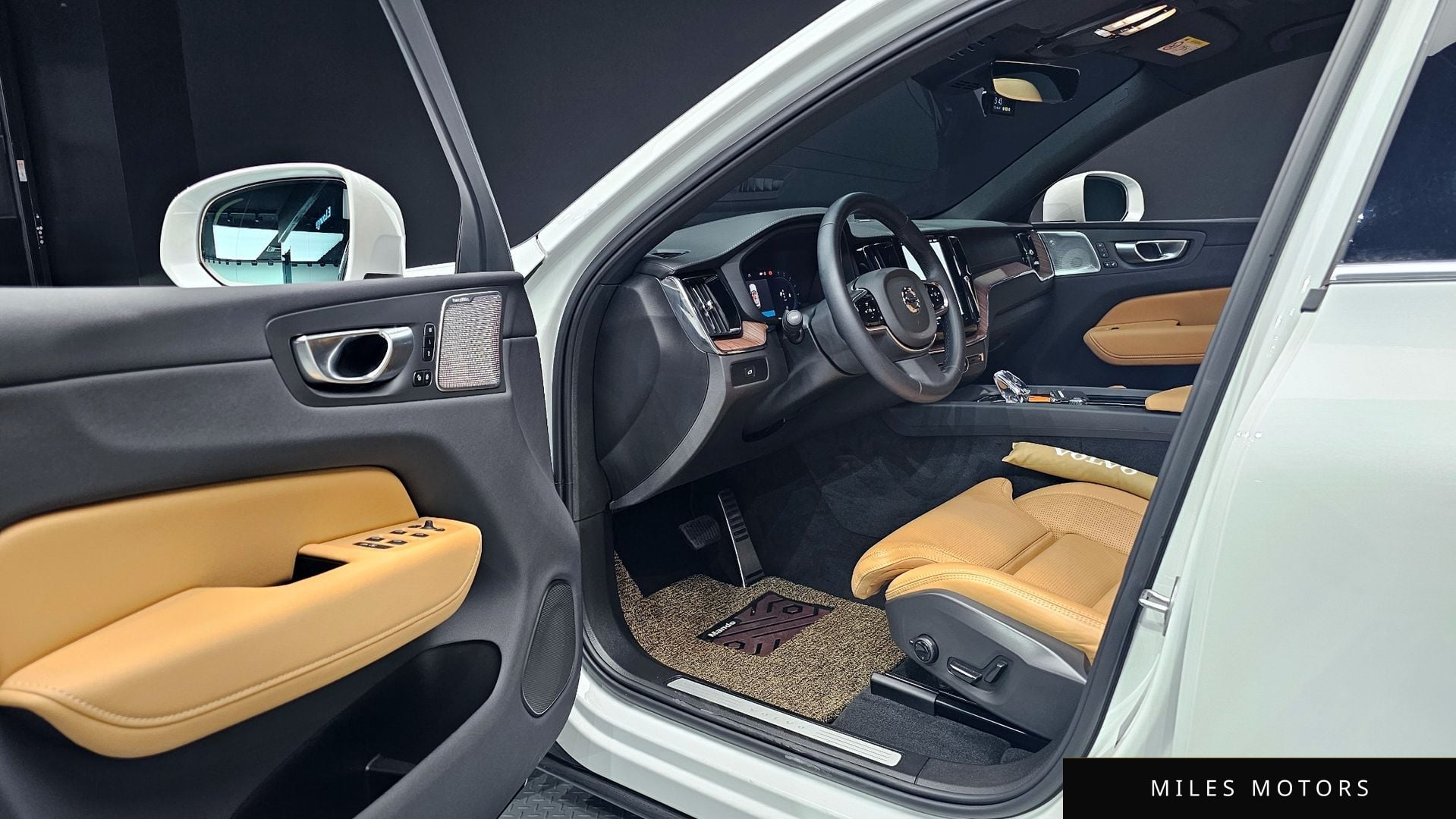 Volvo XC60 2024 — миниатюра 10