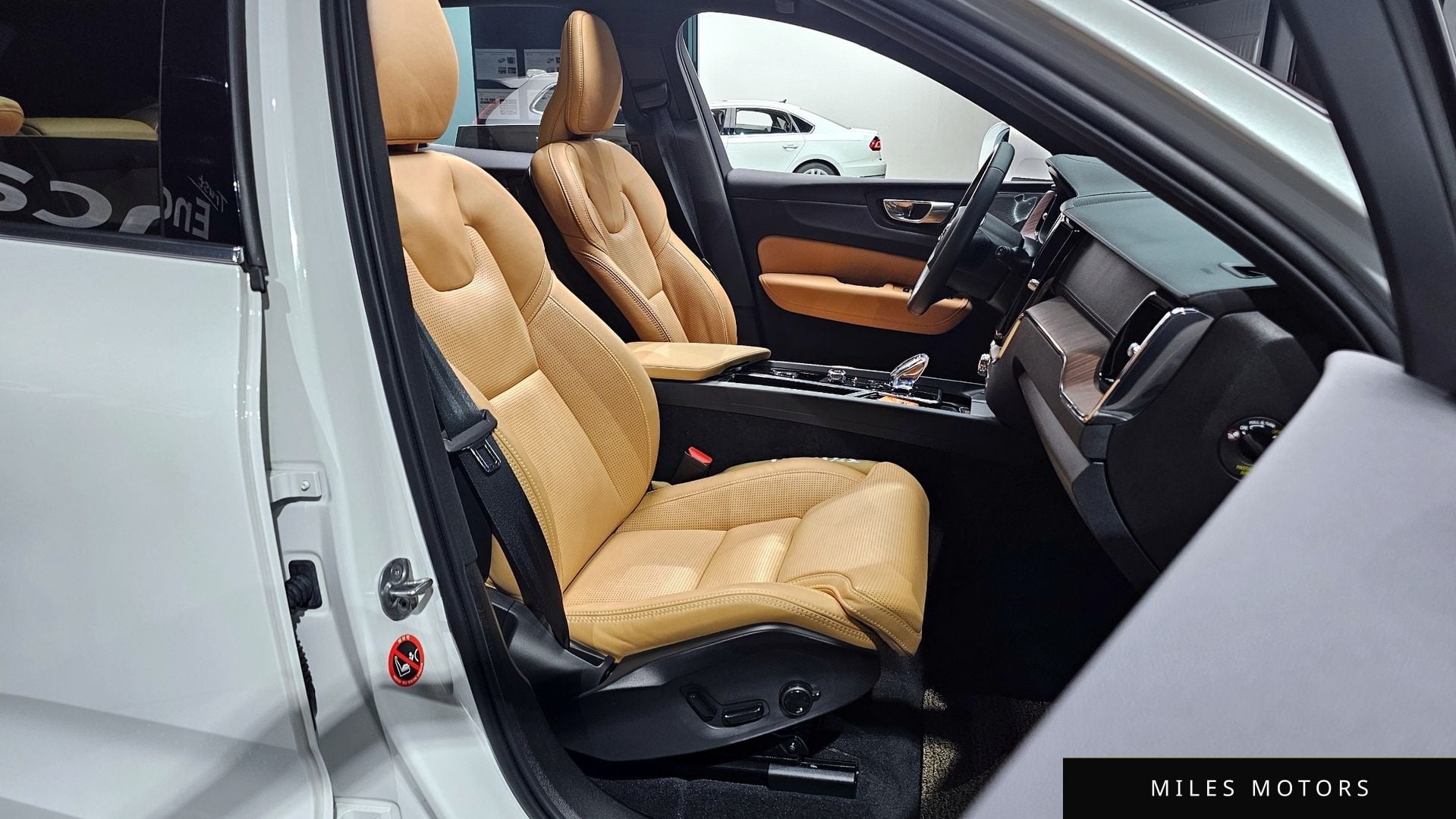 Volvo XC60 2024 — миниатюра 11