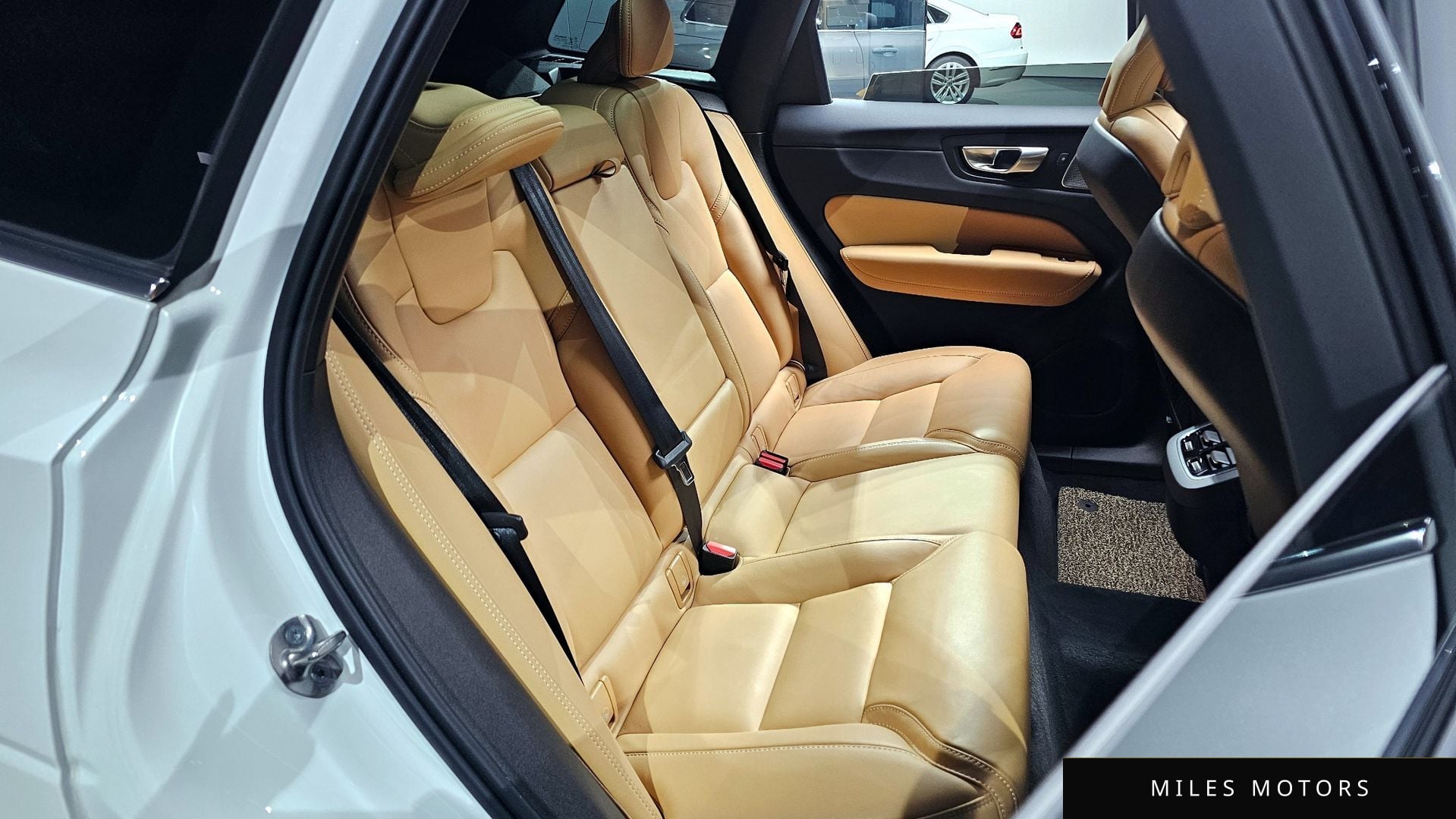 Volvo XC60 2024 — миниатюра 12