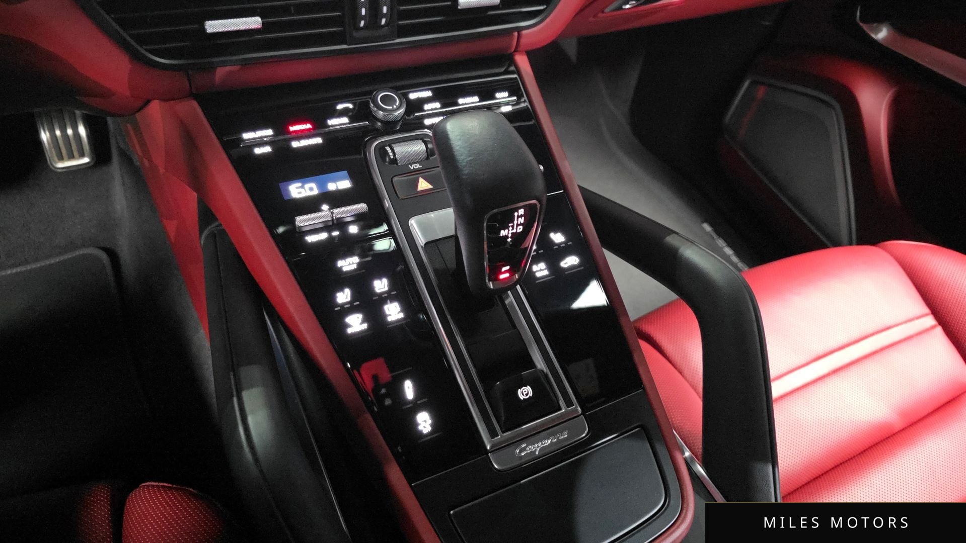 Porsche Cayenne 2021 — миниатюра 9