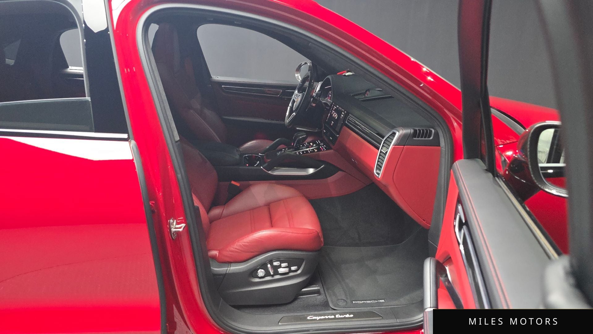 Porsche Cayenne 2021 — миниатюра 11