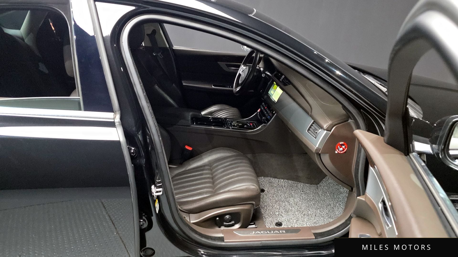 Jaguar XF (X260) 2017 — миниатюра 11