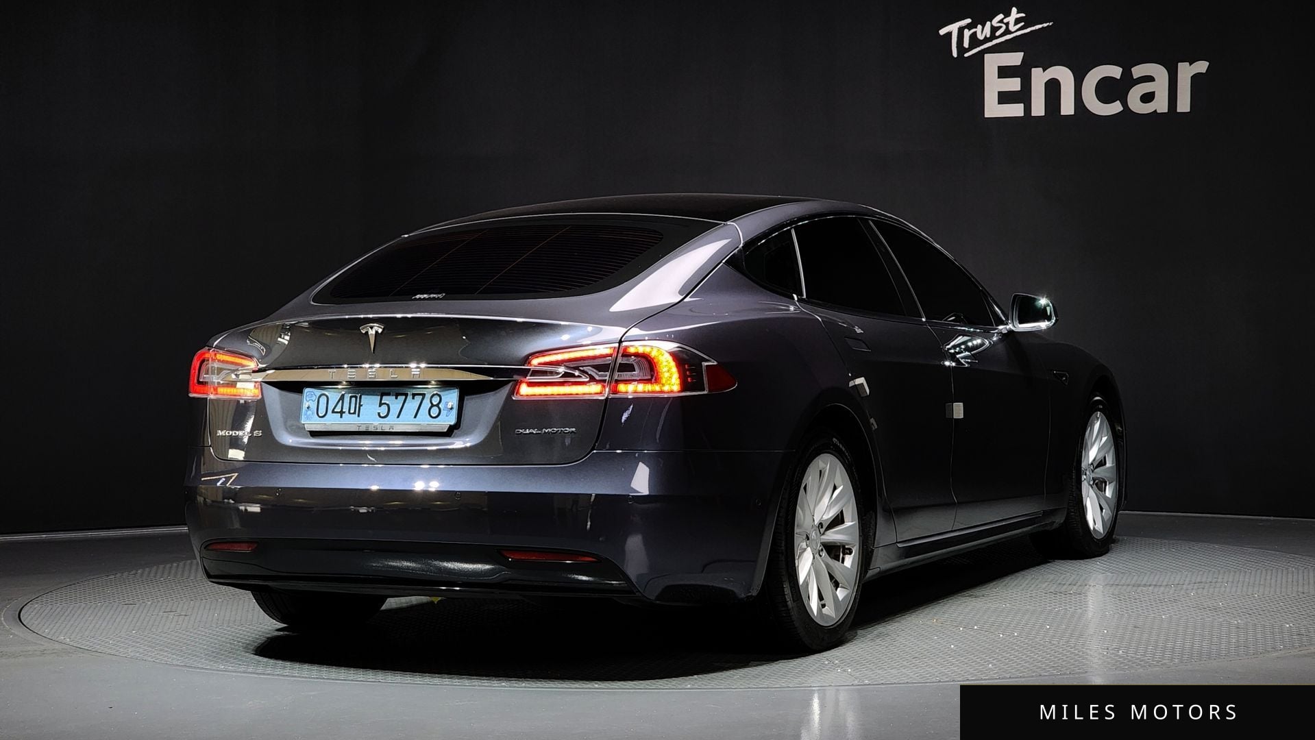Tesla Model S 2018 — миниатюра 2