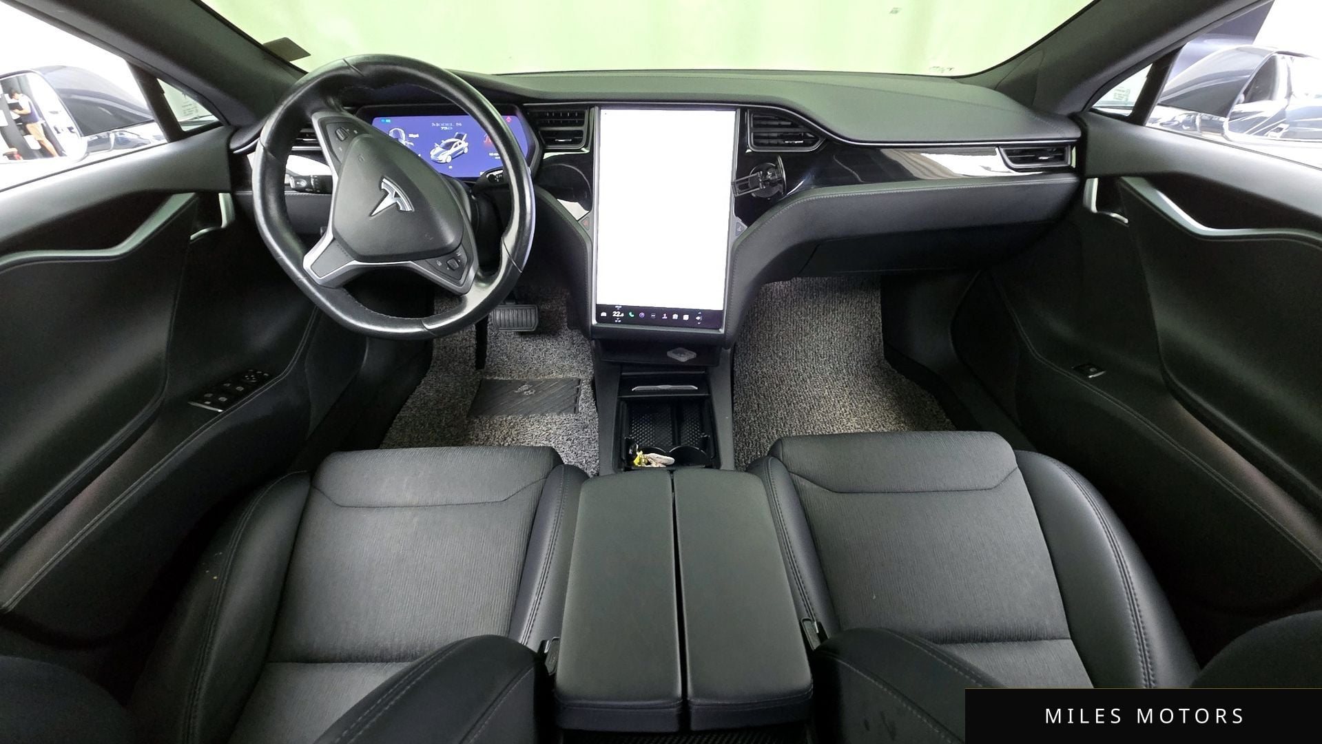 Tesla Model S 2018 — миниатюра 7