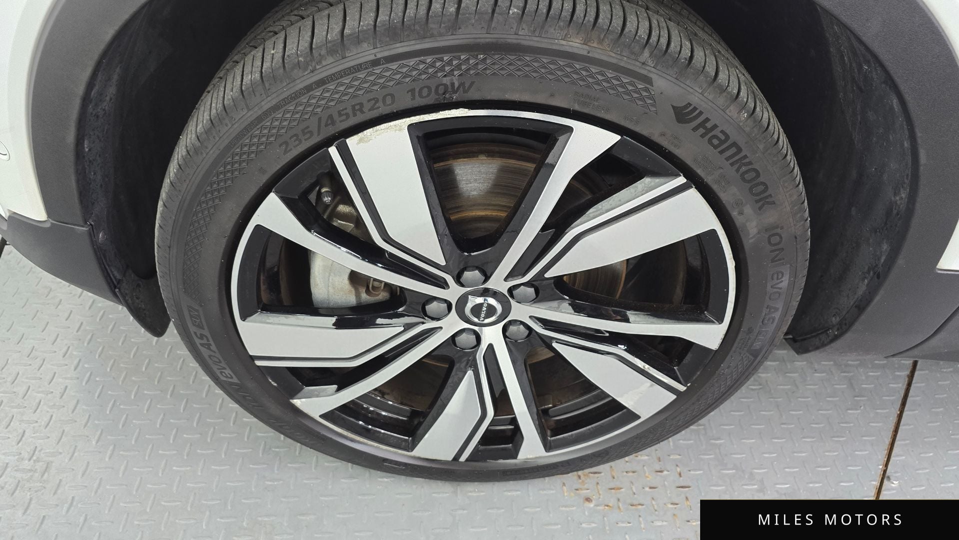 Volvo XC40 리차지 2022 — миниатюра 5