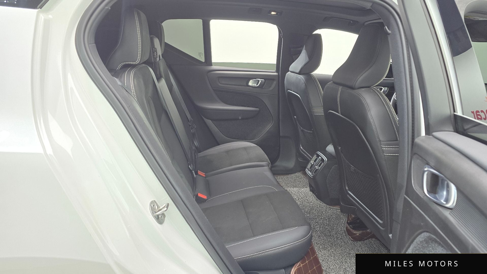 Volvo XC40 리차지 2022 — миниатюра 12
