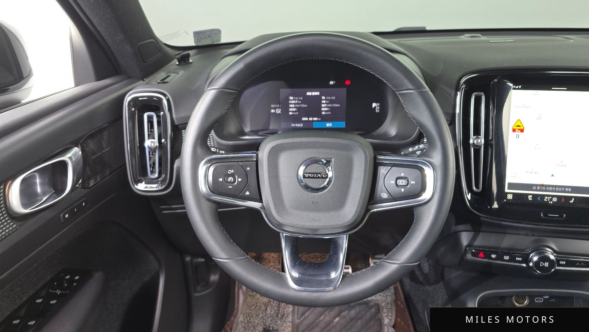 Volvo XC40 리차지 2022 — миниатюра 13