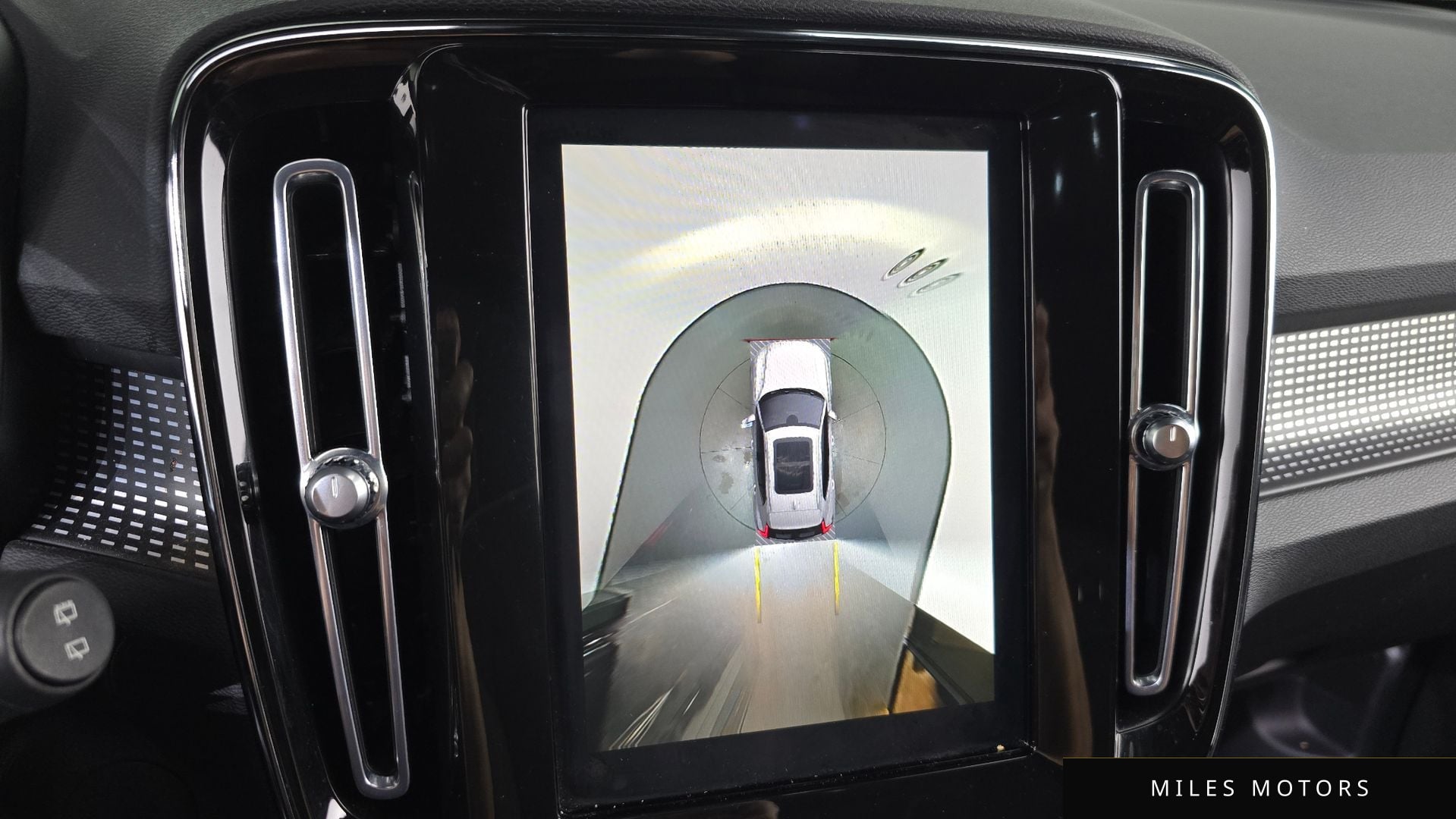Volvo XC40 리차지 2022 — миниатюра 15
