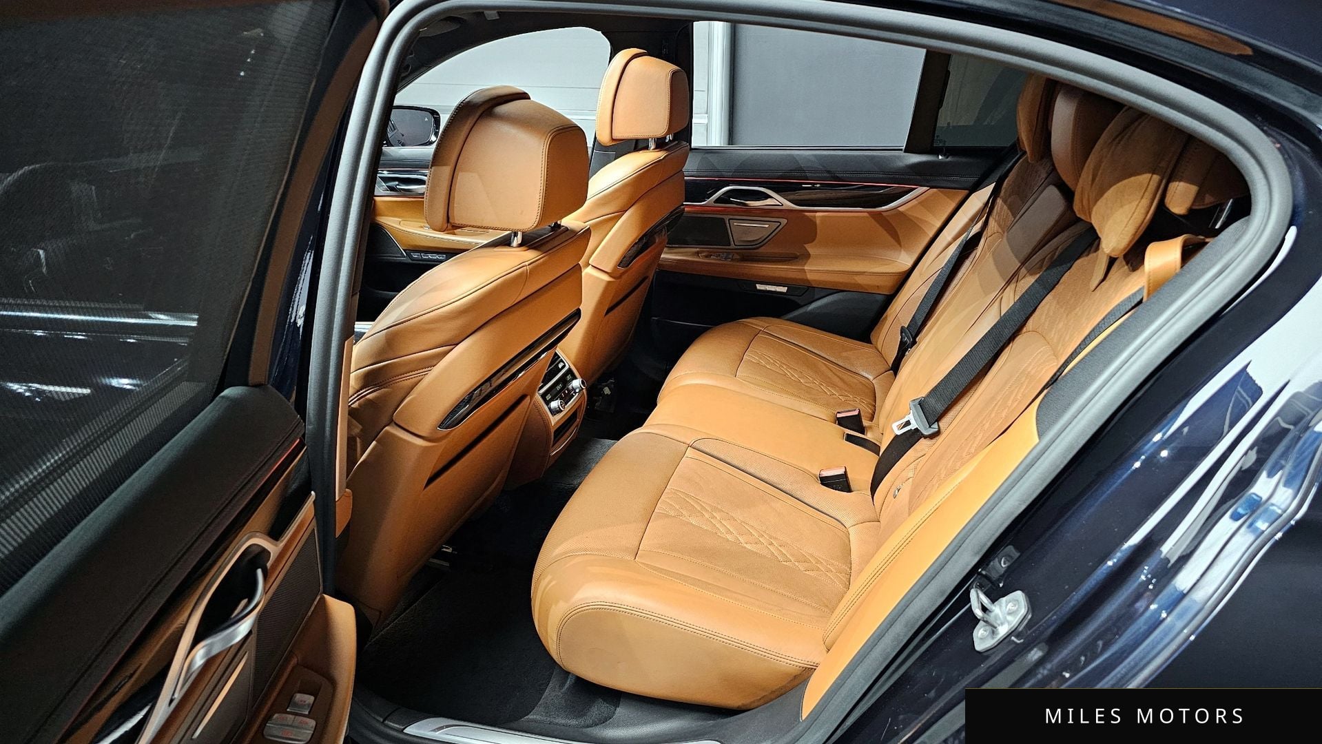 BMW 7 Series (G11) 2017 — миниатюра 12