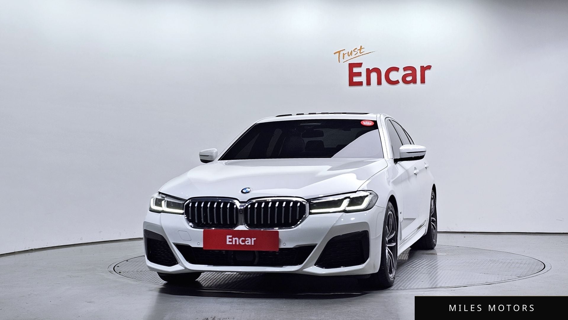 BMW 5 Series (G30) 2023 — миниатюра 3