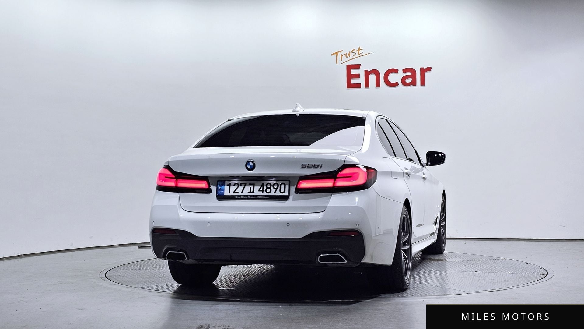 BMW 5 Series (G30) 2023 — миниатюра 4