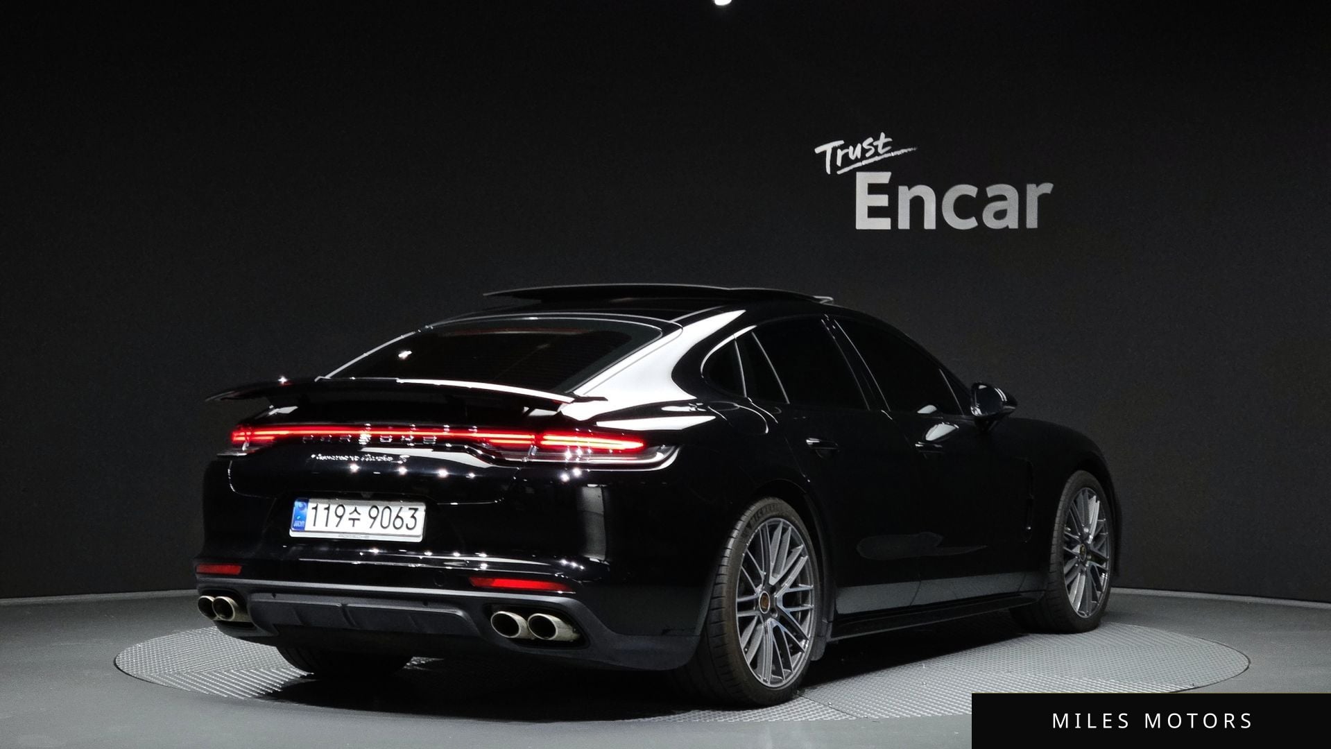 Porsche Panamera 2021 — миниатюра 2