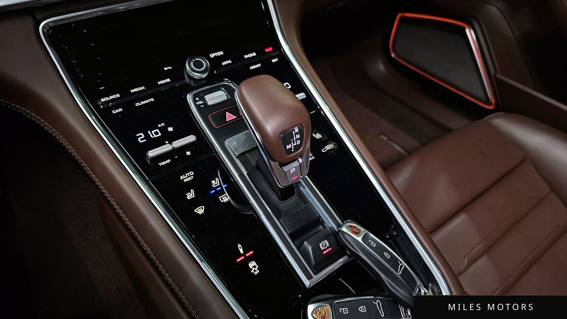 Porsche Panamera 2021 — миниатюра 9