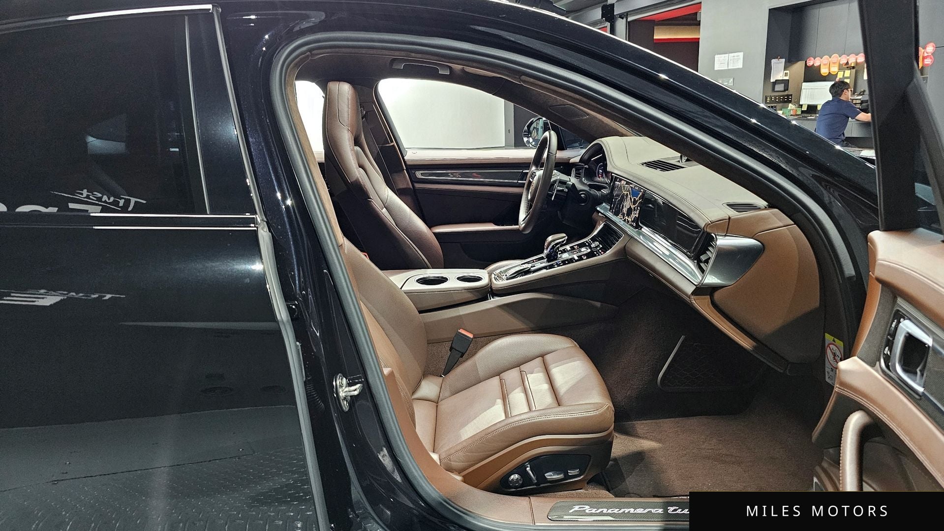 Porsche Panamera 2021 — миниатюра 10