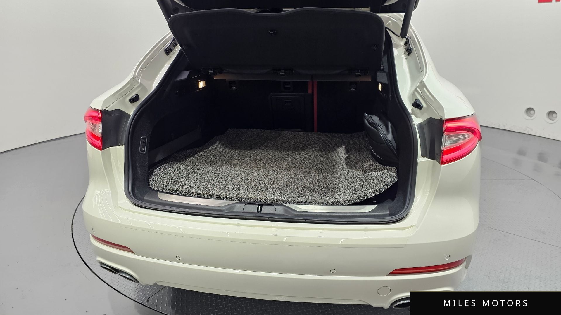 Maserati 르반떼 2019 — миниатюра 20