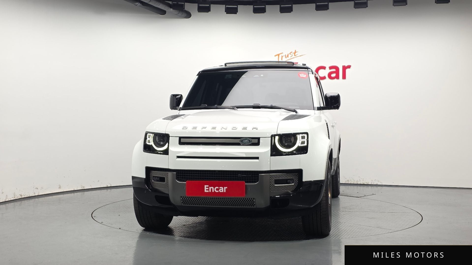 Land Rover Defender 2023 — миниатюра 3