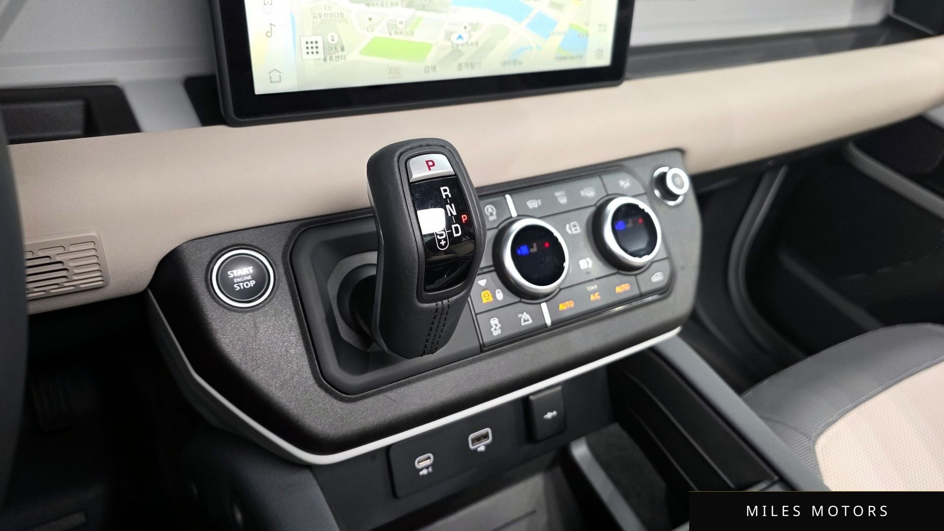 Land Rover Defender 2023 — миниатюра 9