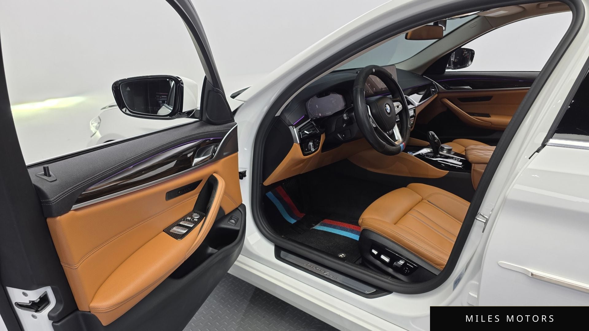 BMW 5 Series (G30) 2021 — миниатюра 11