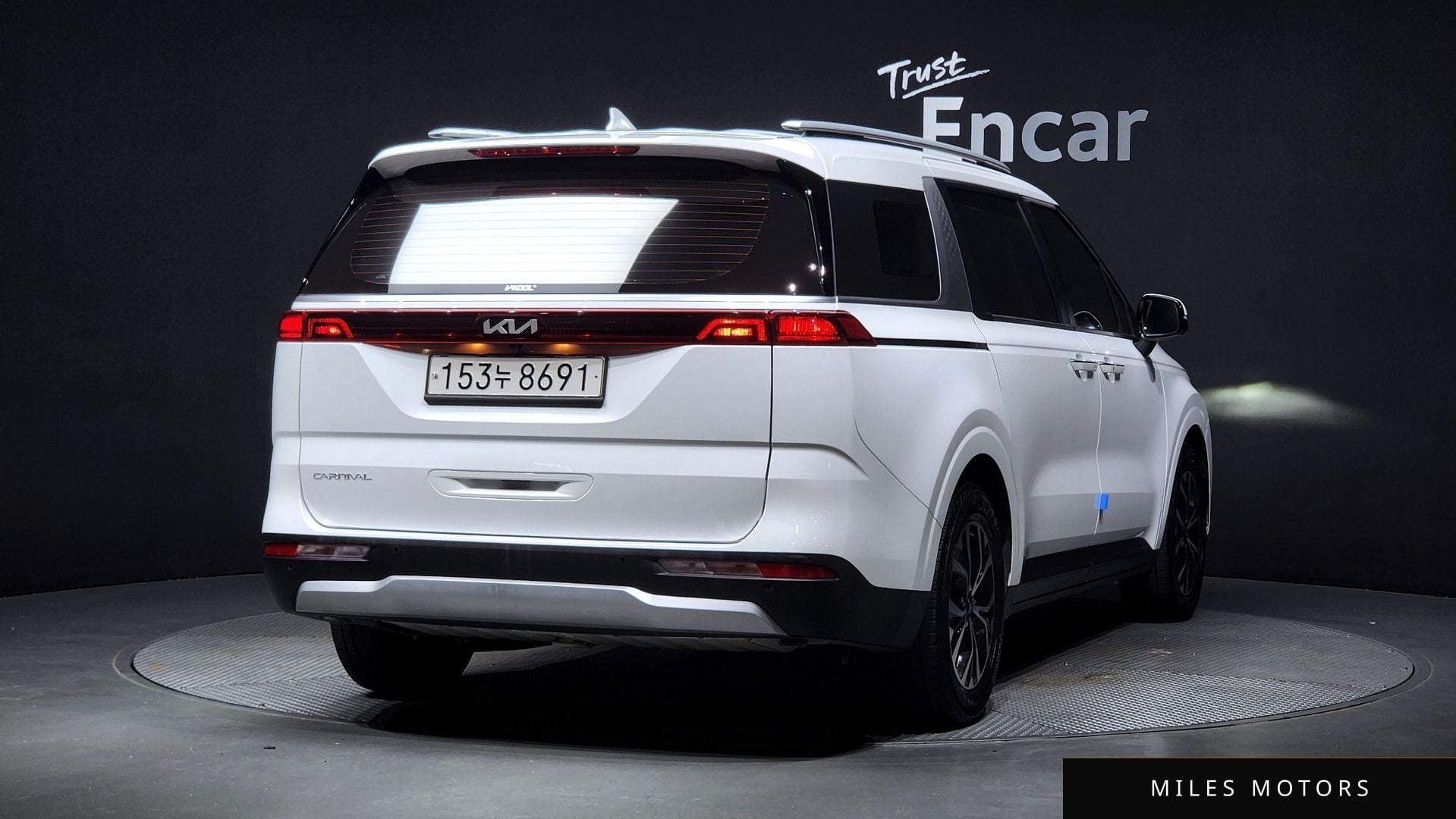 Kia Carnival 2023 — миниатюра 2