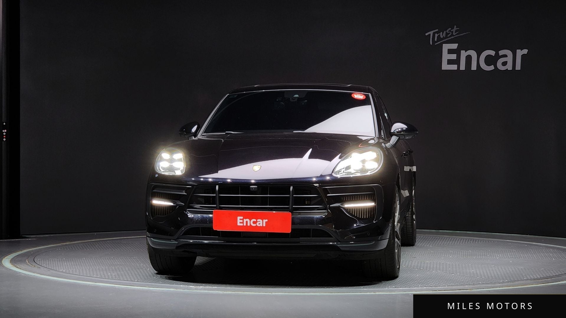 Porsche Macan 2021 — миниатюра 3