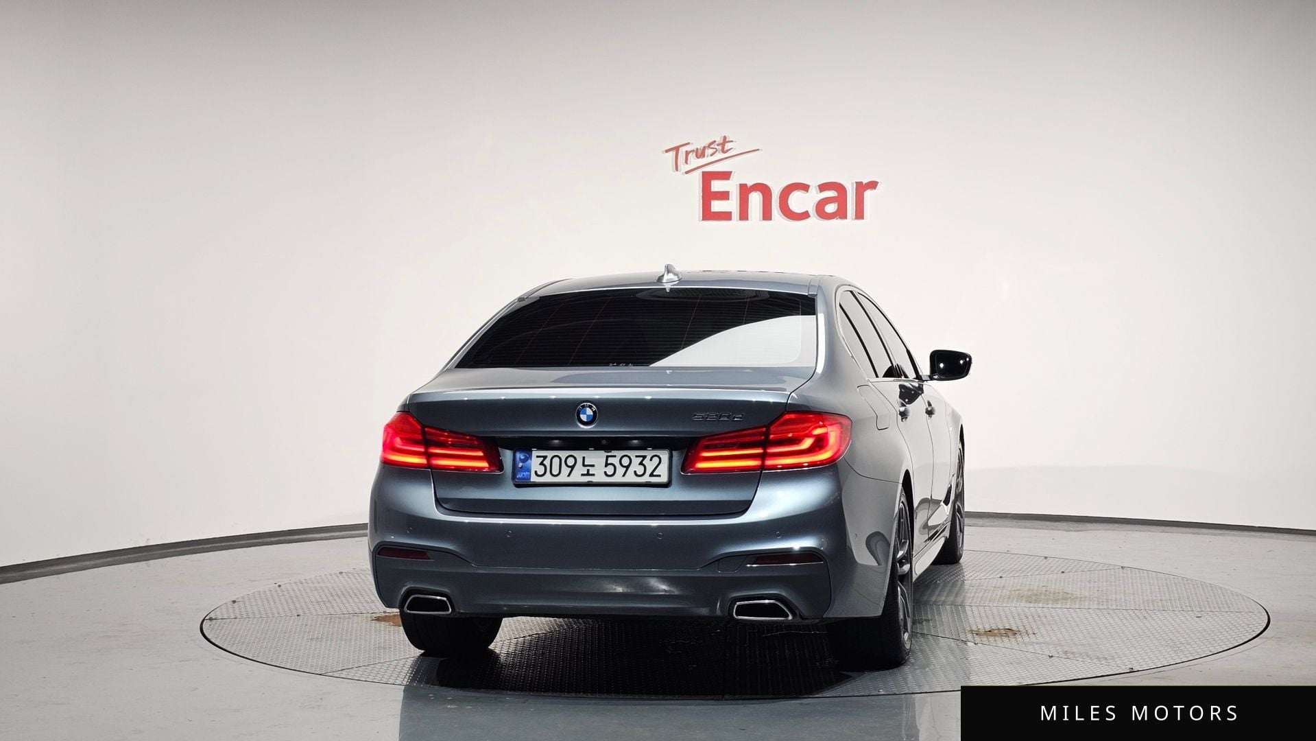 BMW 5 Series (G30) 2019 — миниатюра 4