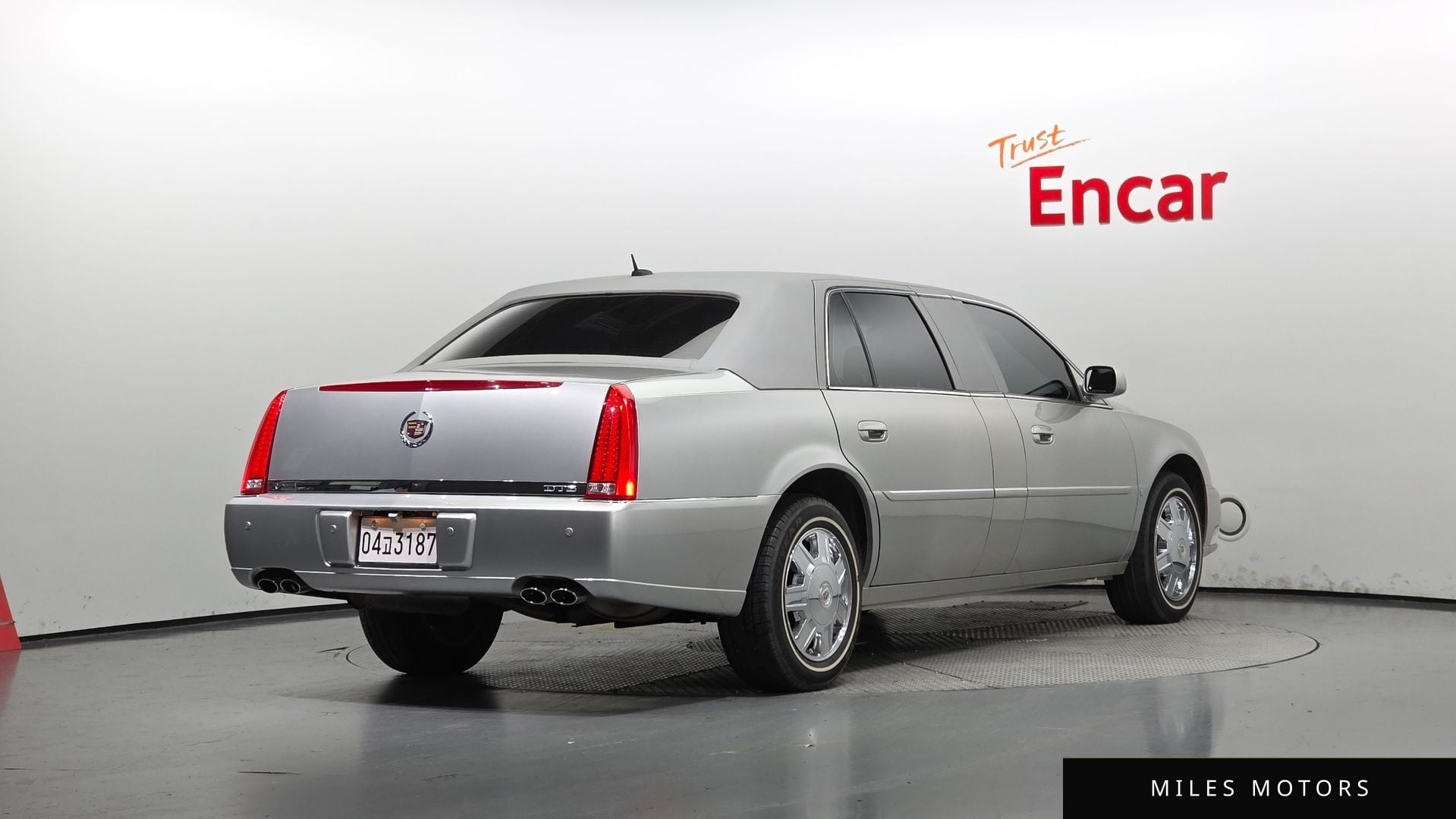 Cadillac DTS 2008 — миниатюра 2